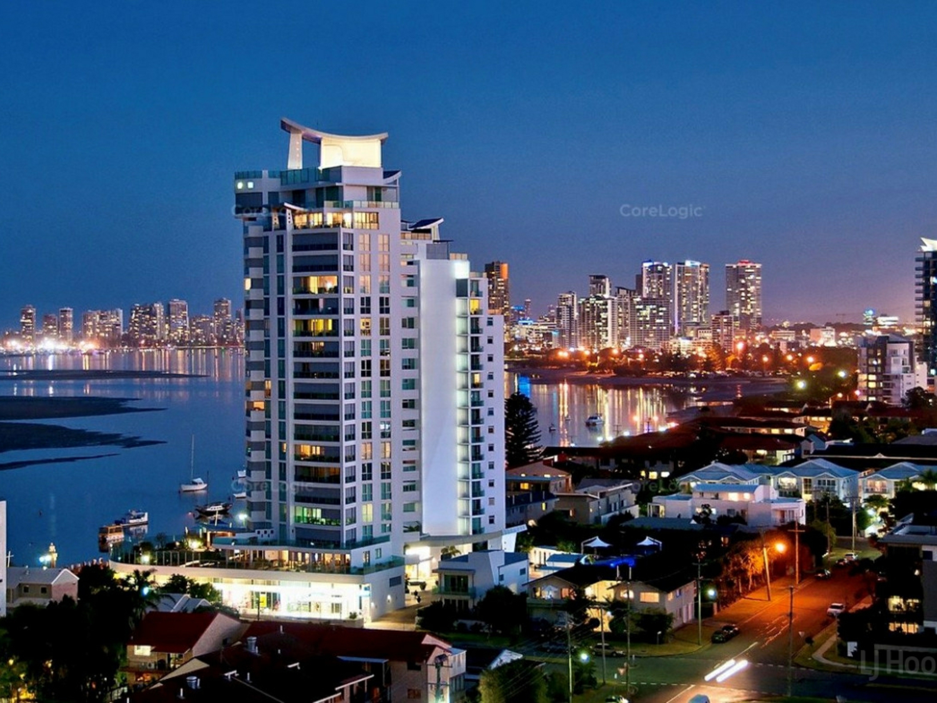 1108/360 Marine Parade, LABRADOR