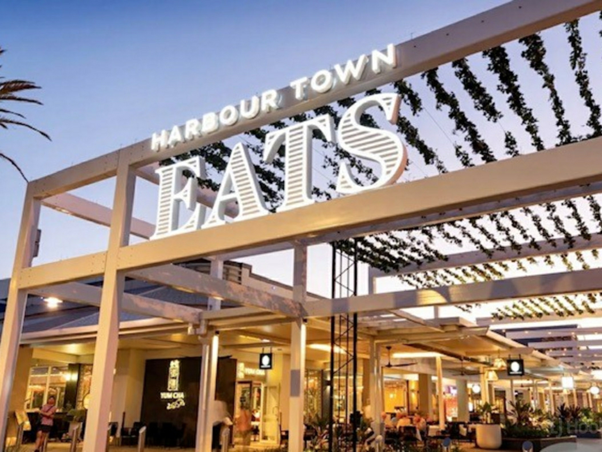 1108/360 Marine Parade, LABRADOR
