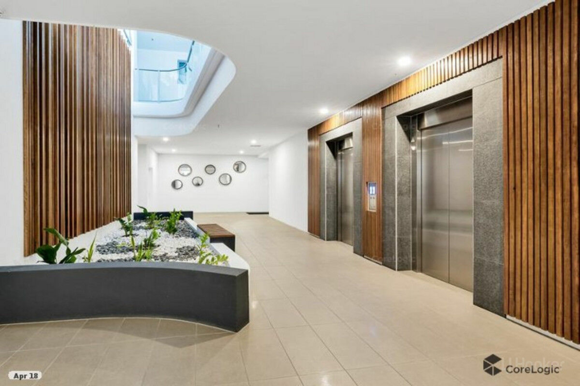 904/378 Marine Parade, LABRADOR
