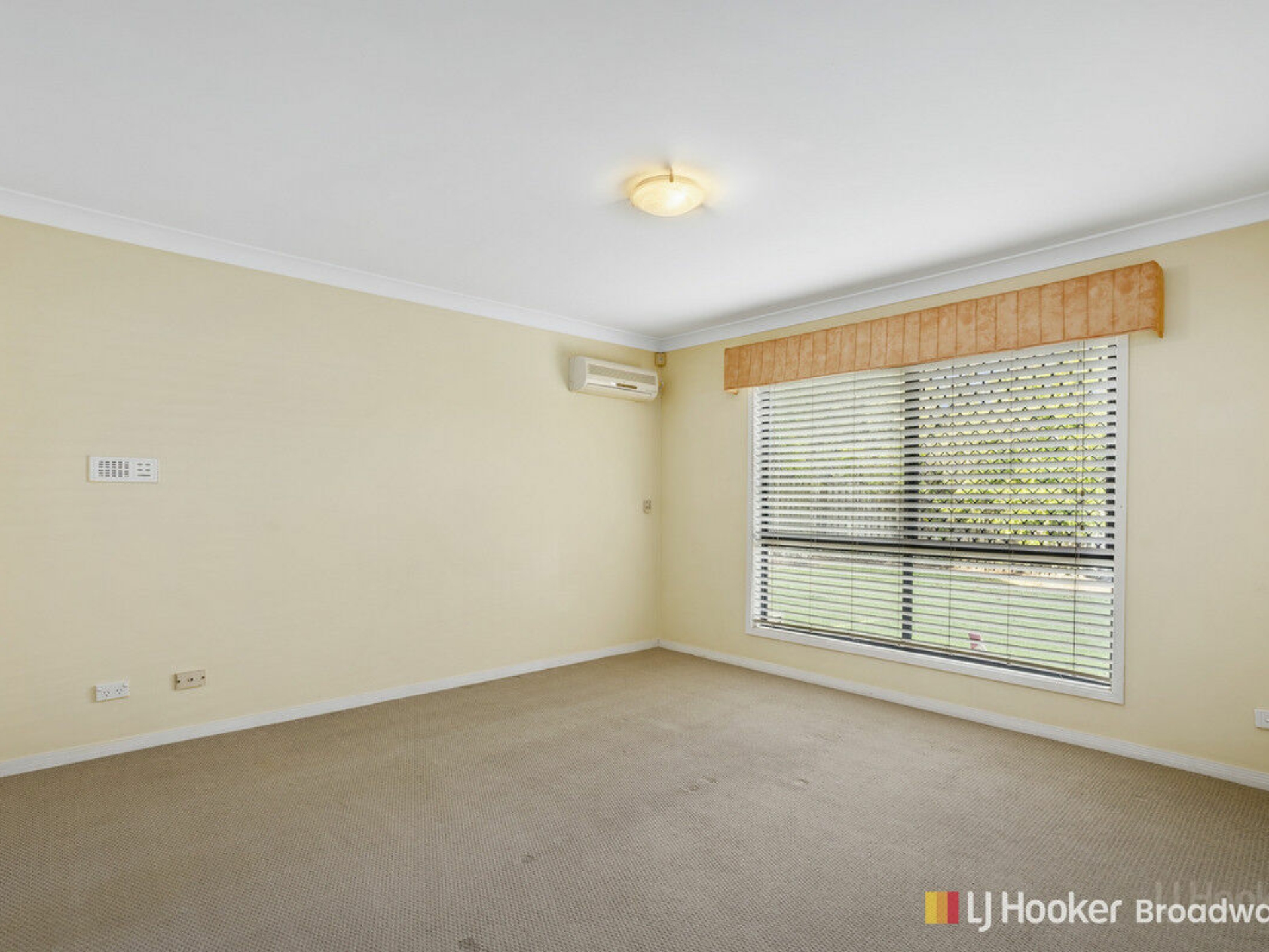 33 Santa Isobel Boulevard, PACIFIC PINES