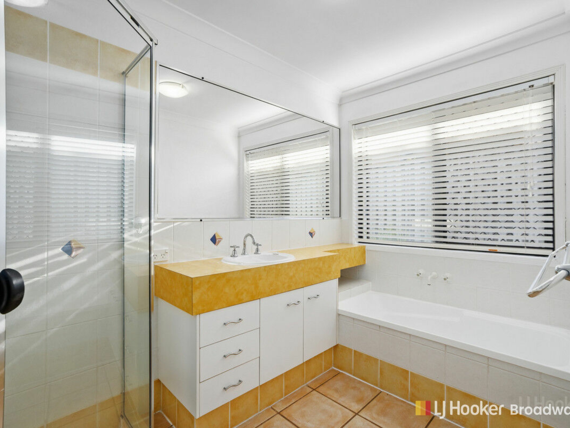33 Santa Isobel Boulevard, PACIFIC PINES