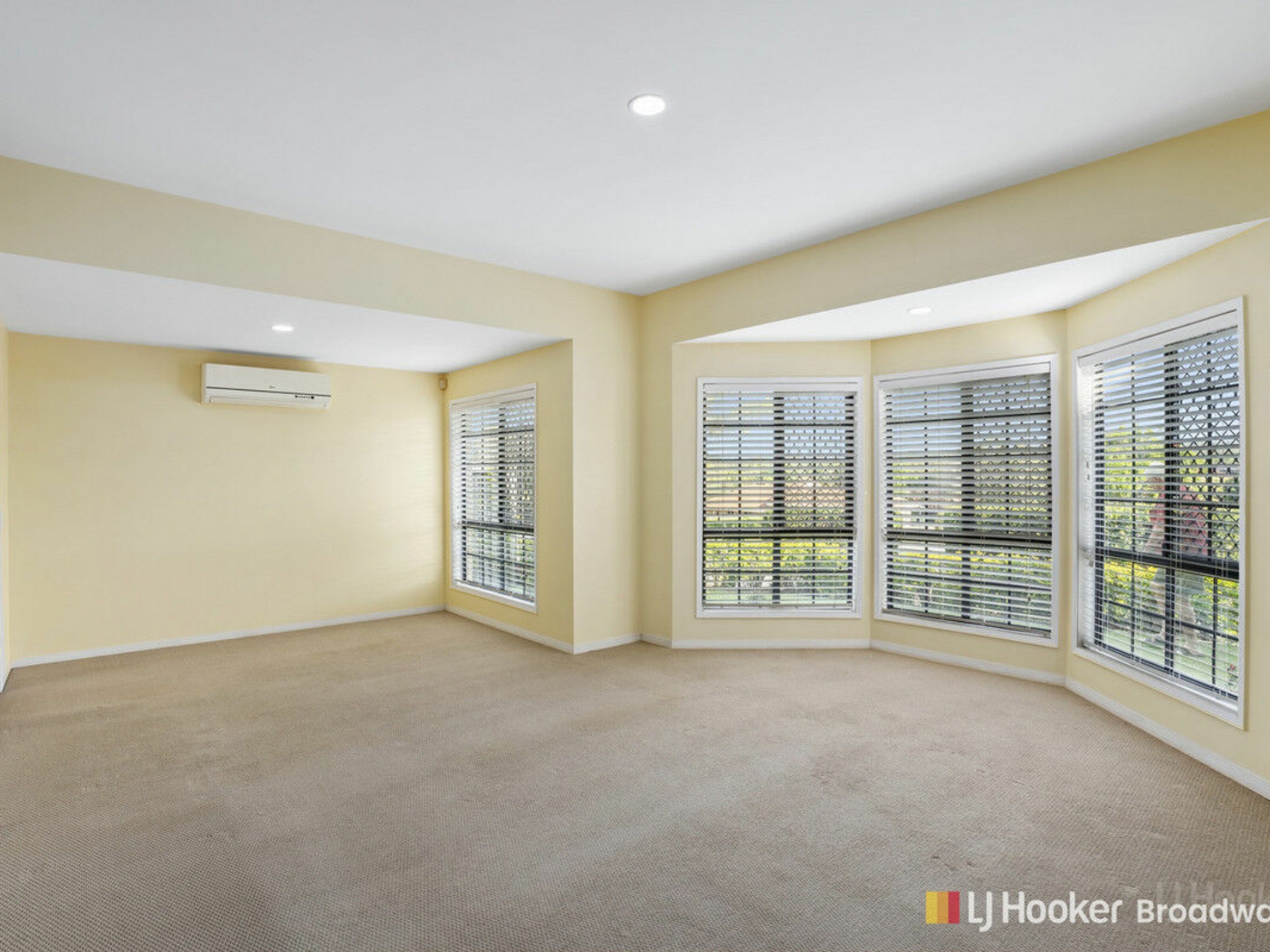 33 Santa Isobel Boulevard, PACIFIC PINES