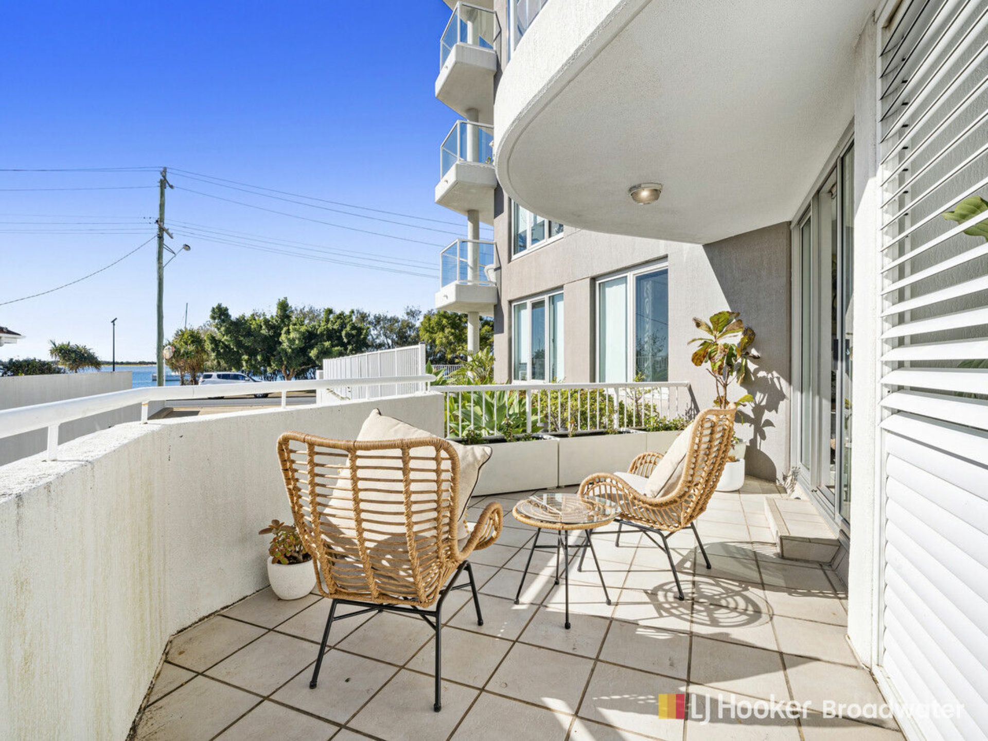1/242-244 Marine Parade, LABRADOR