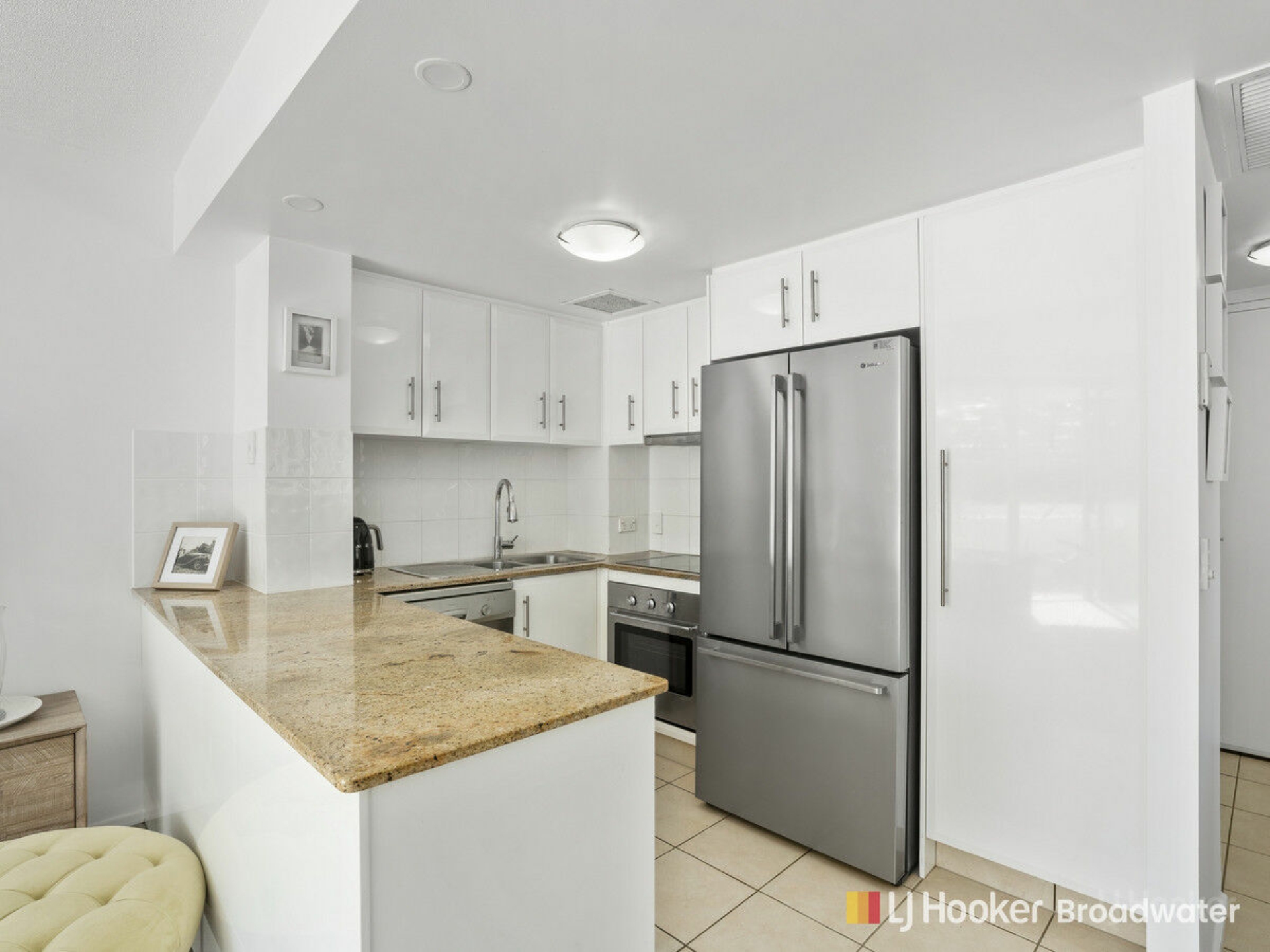 1/242-244 Marine Parade, LABRADOR