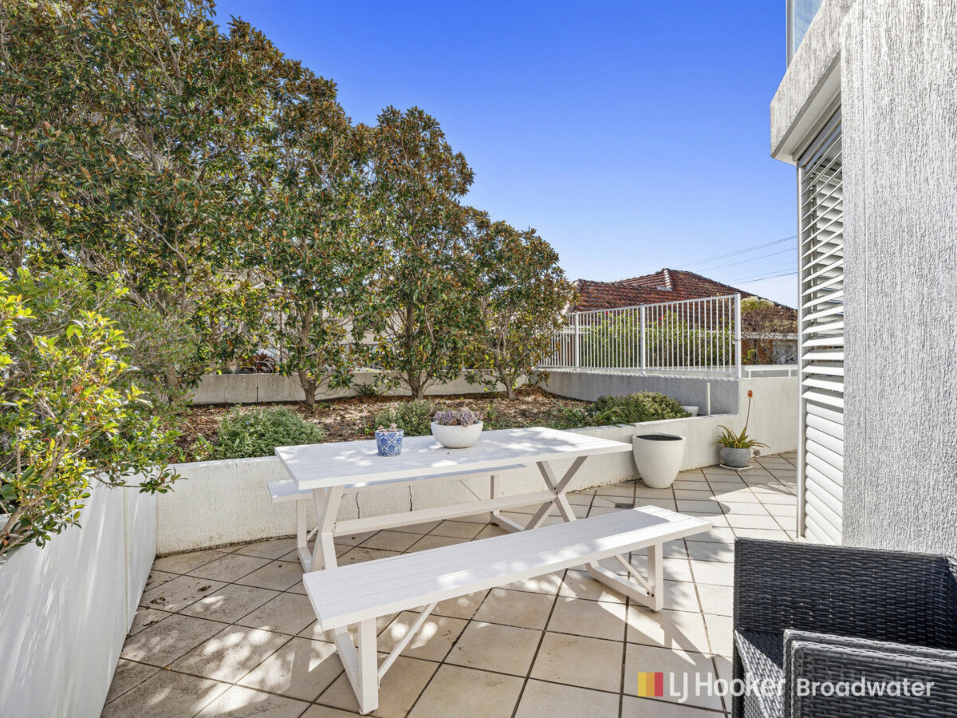1/242-244 Marine Parade, LABRADOR