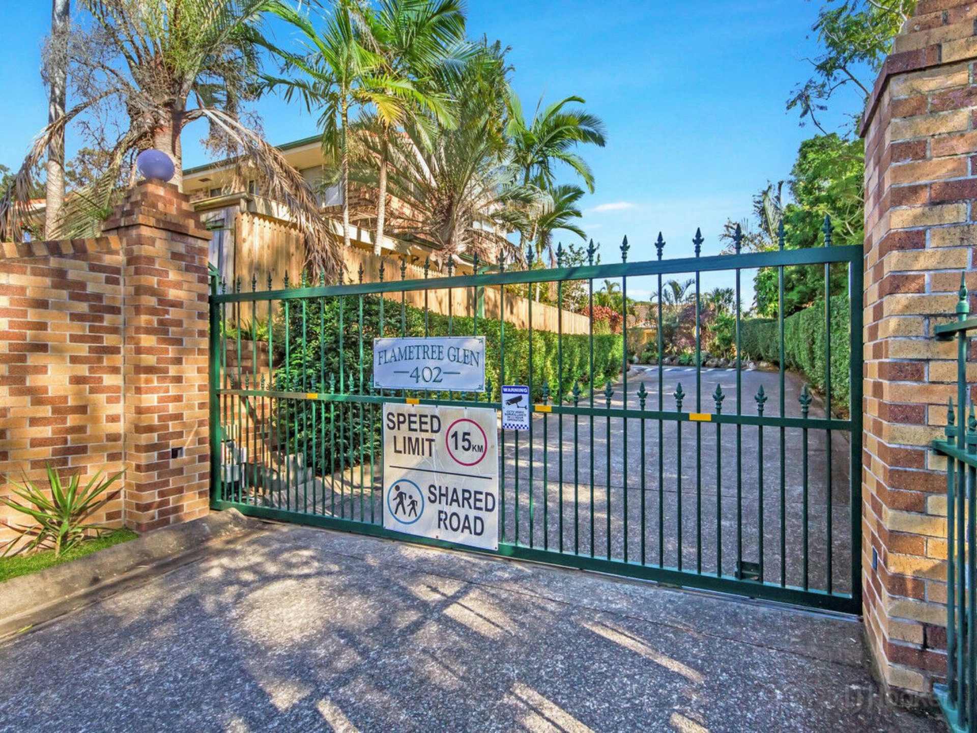 27/402 Pine Ridge Road, COOMBABAH