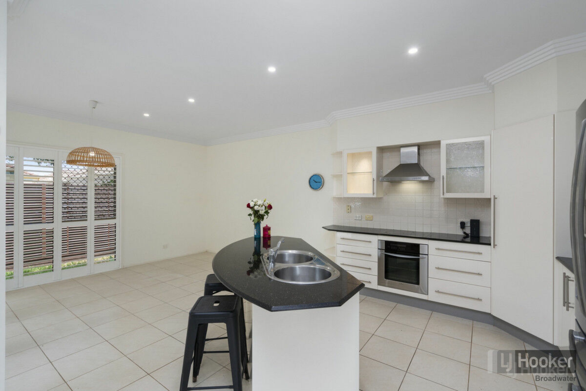 1/56 Bayview Street, RUNAWAY BAY