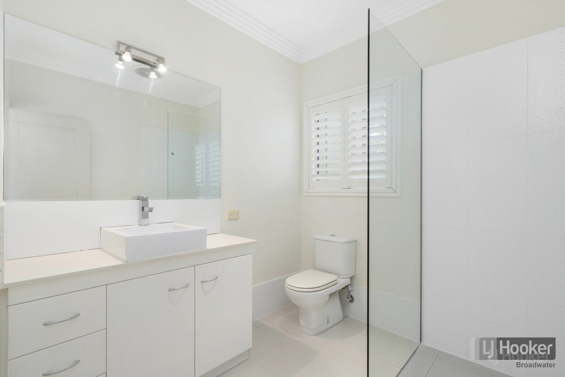 1/56 Bayview Street, RUNAWAY BAY