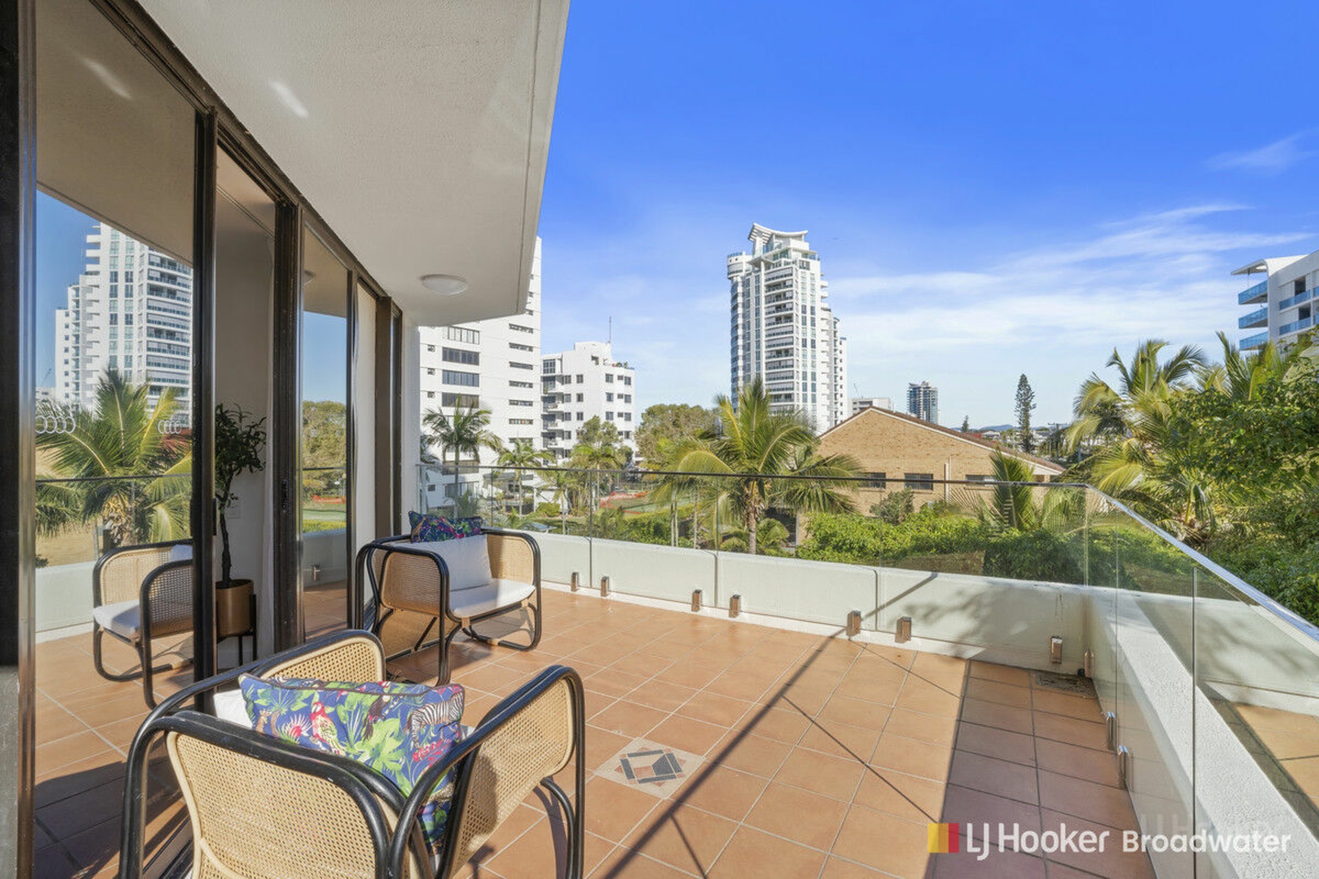 303/41 Labrador Street, LABRADOR