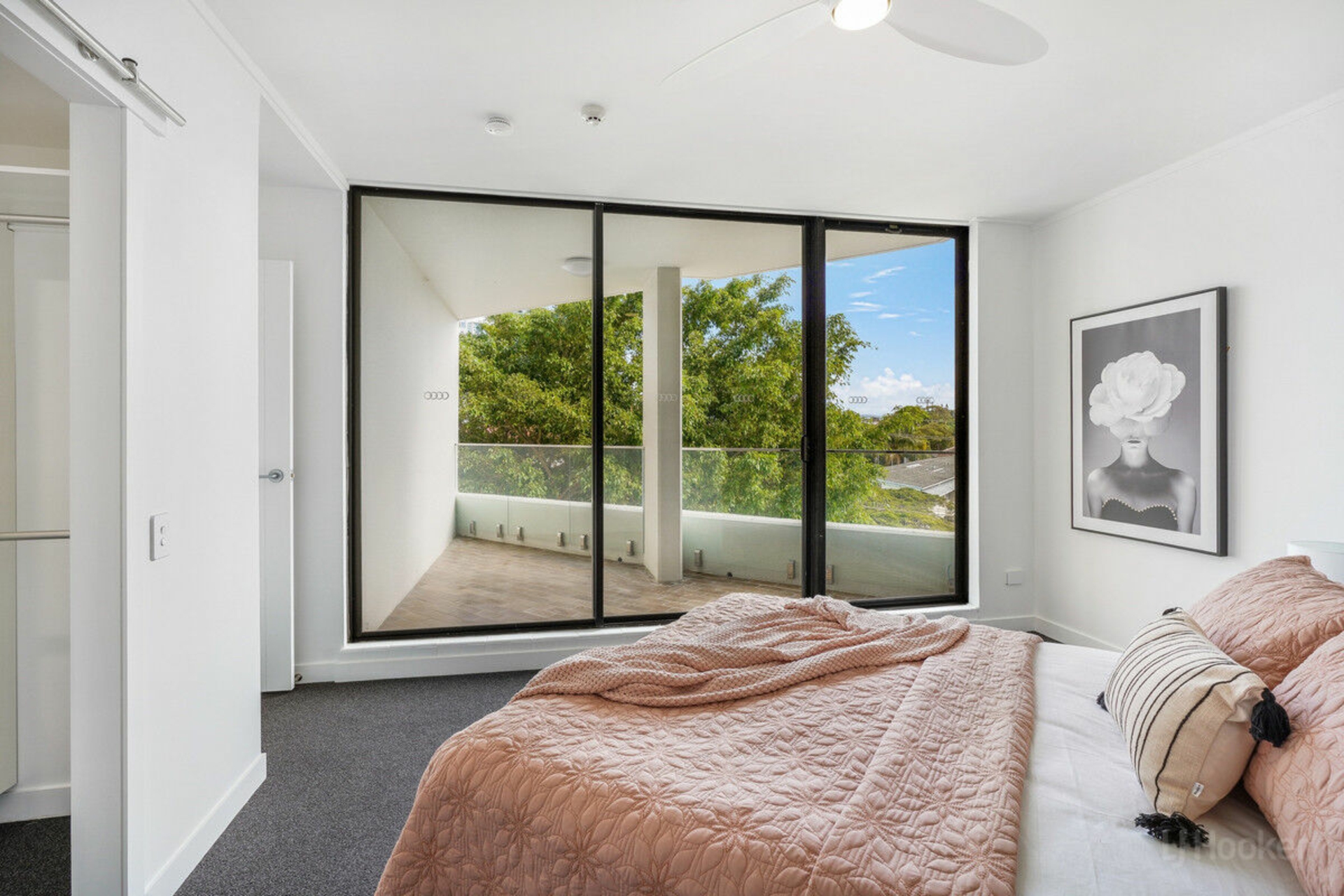 303/41 Labrador Street, LABRADOR