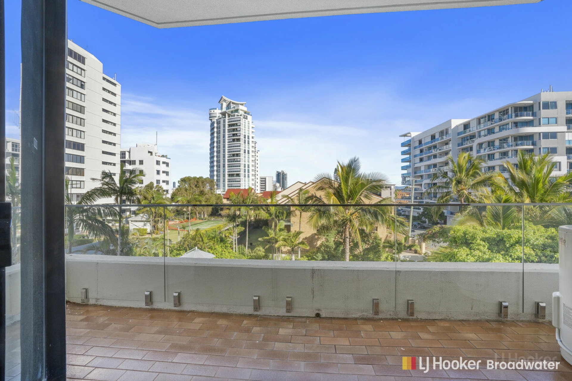 303/41 Labrador Street, LABRADOR