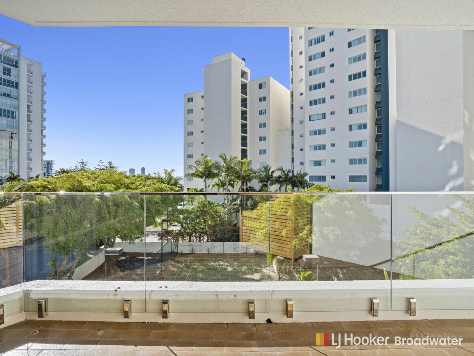401/41 Labrador Street, LABRADOR