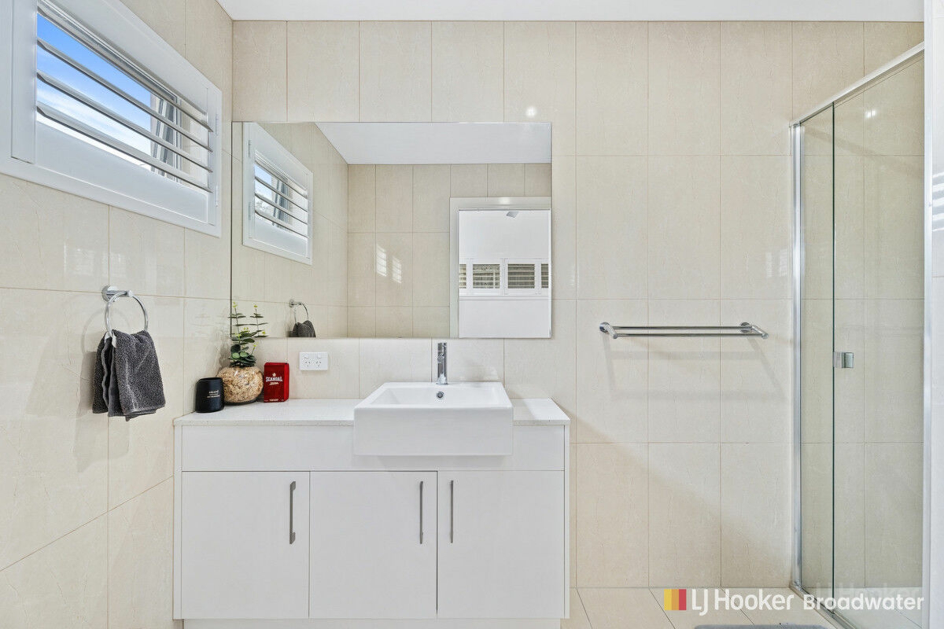 1/126 Eugaree Street, SOUTHPORT