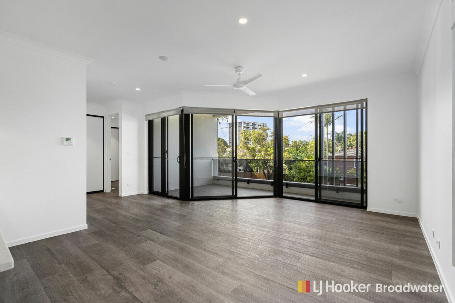 8/10 Central Street, LABRADOR