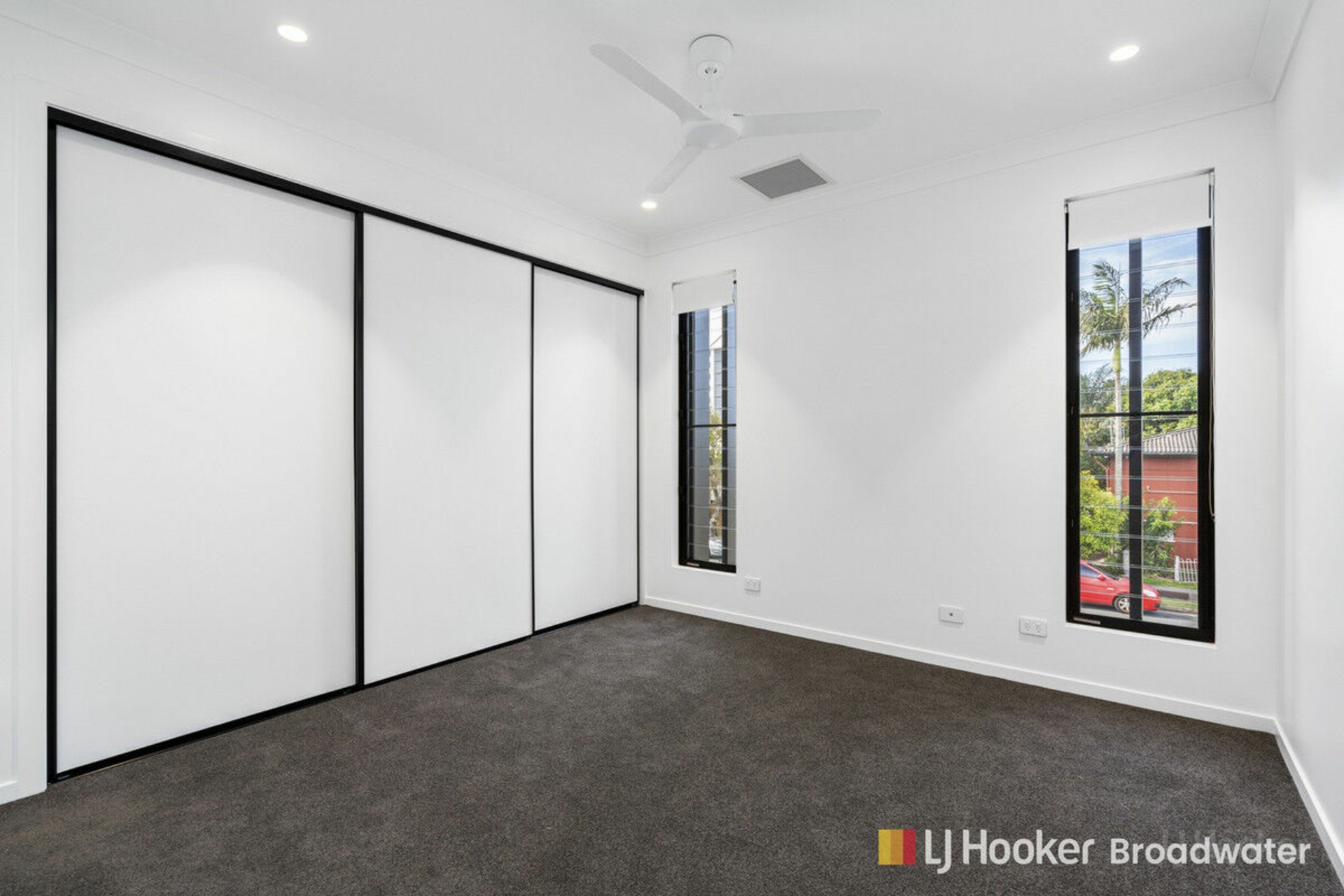 8/10 Central Street, LABRADOR