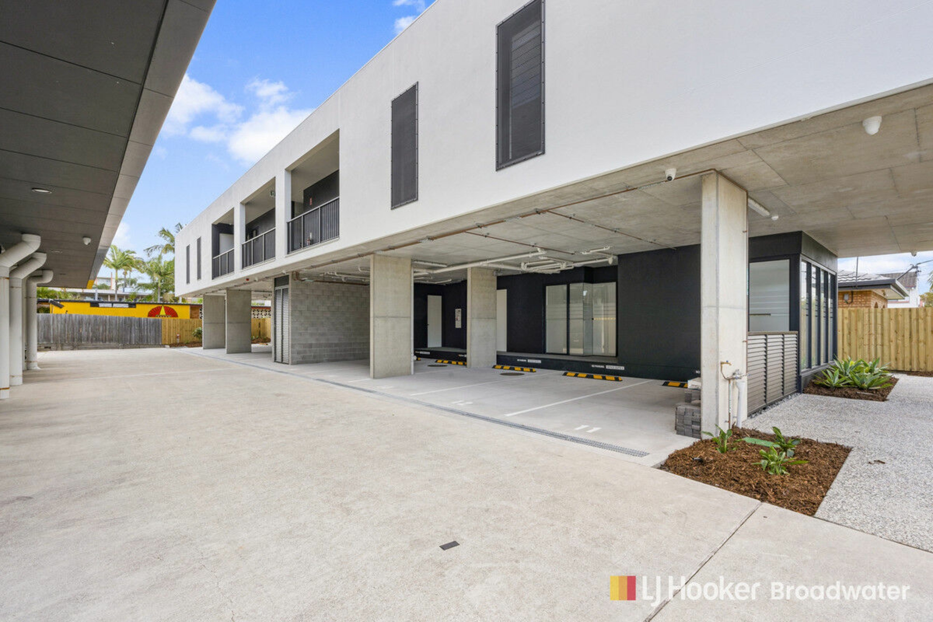 8/10 Central Street, LABRADOR