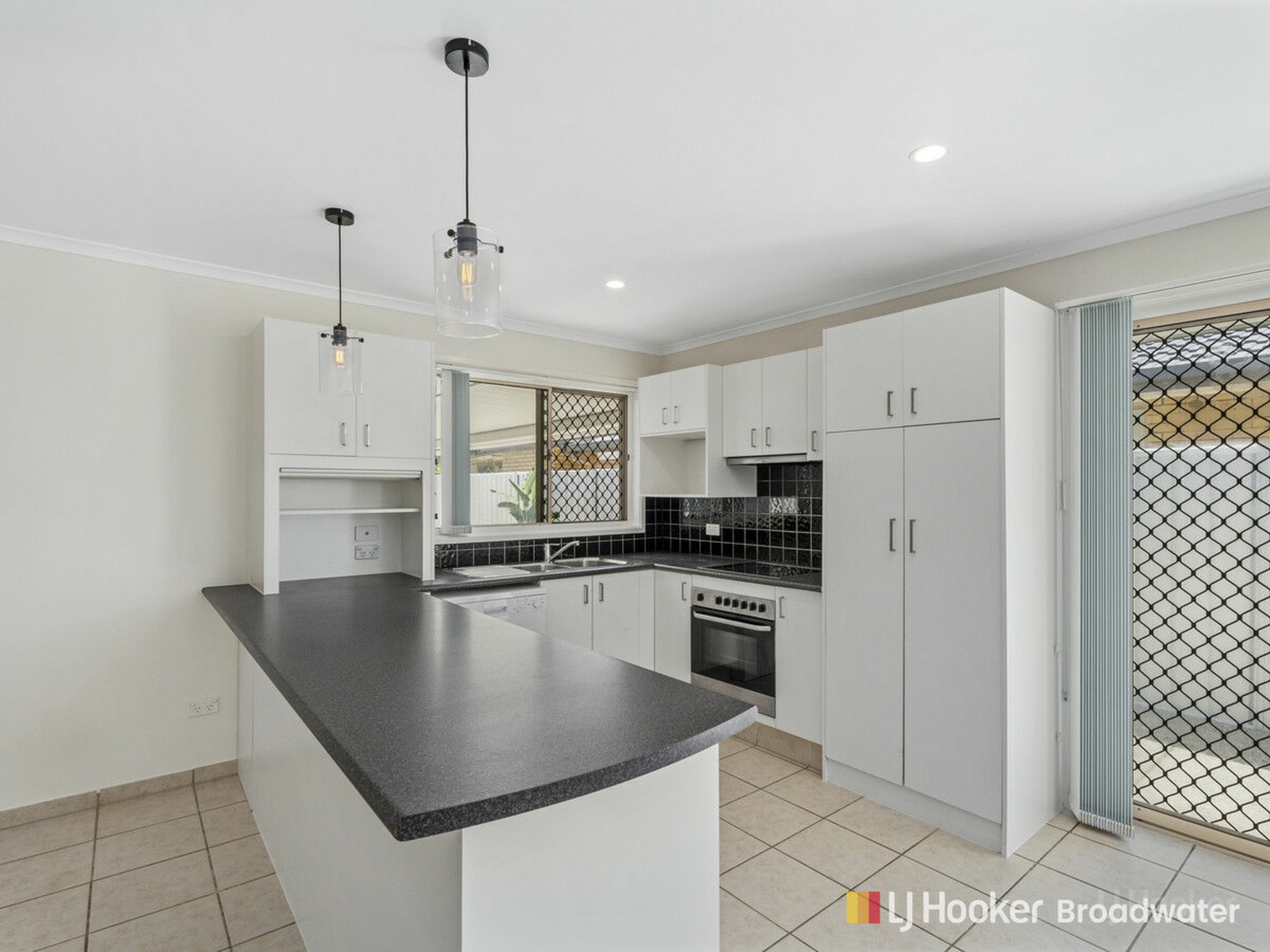 2/144 Kumbari Avenue, LABRADOR