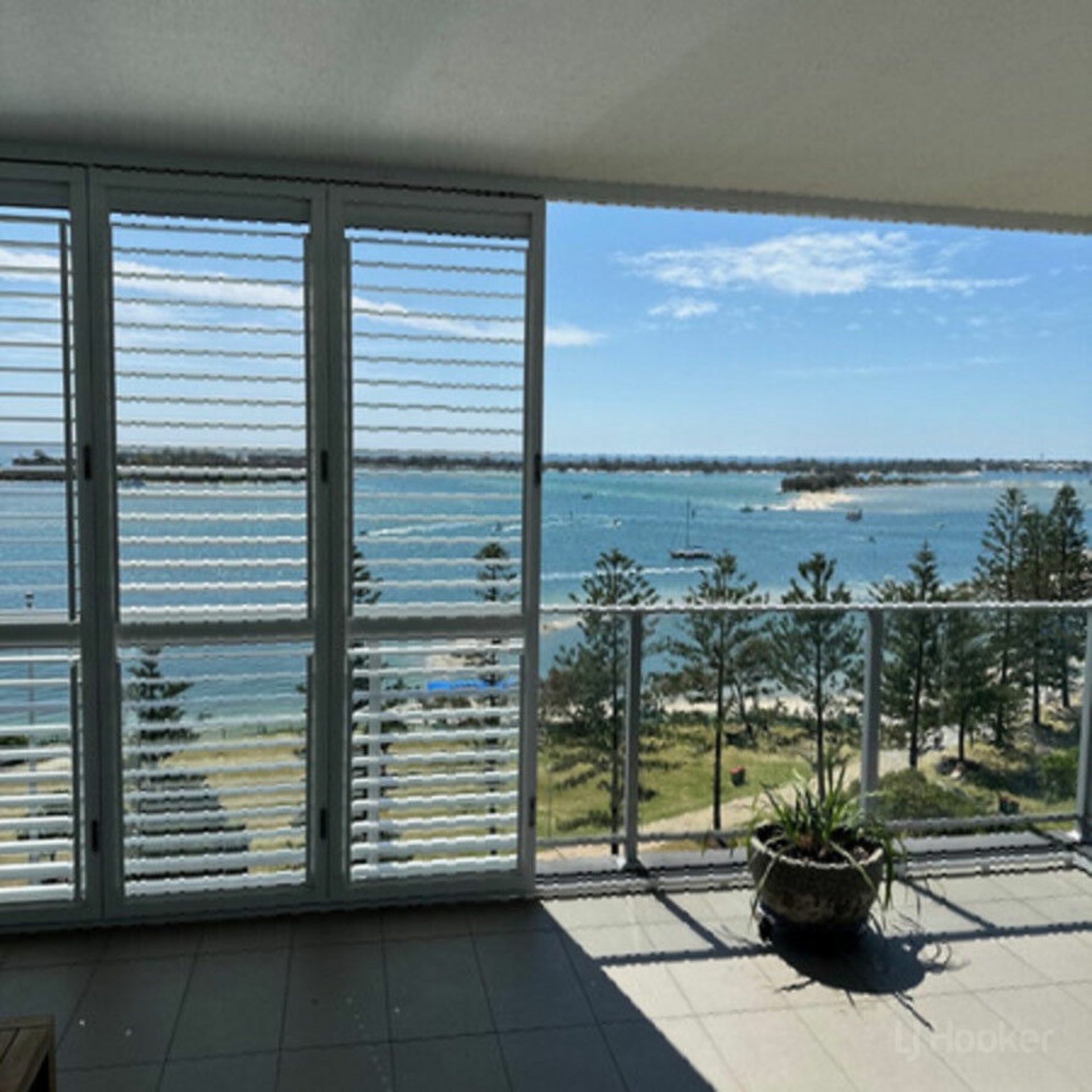 904/378 Marine Parade, LABRADOR
