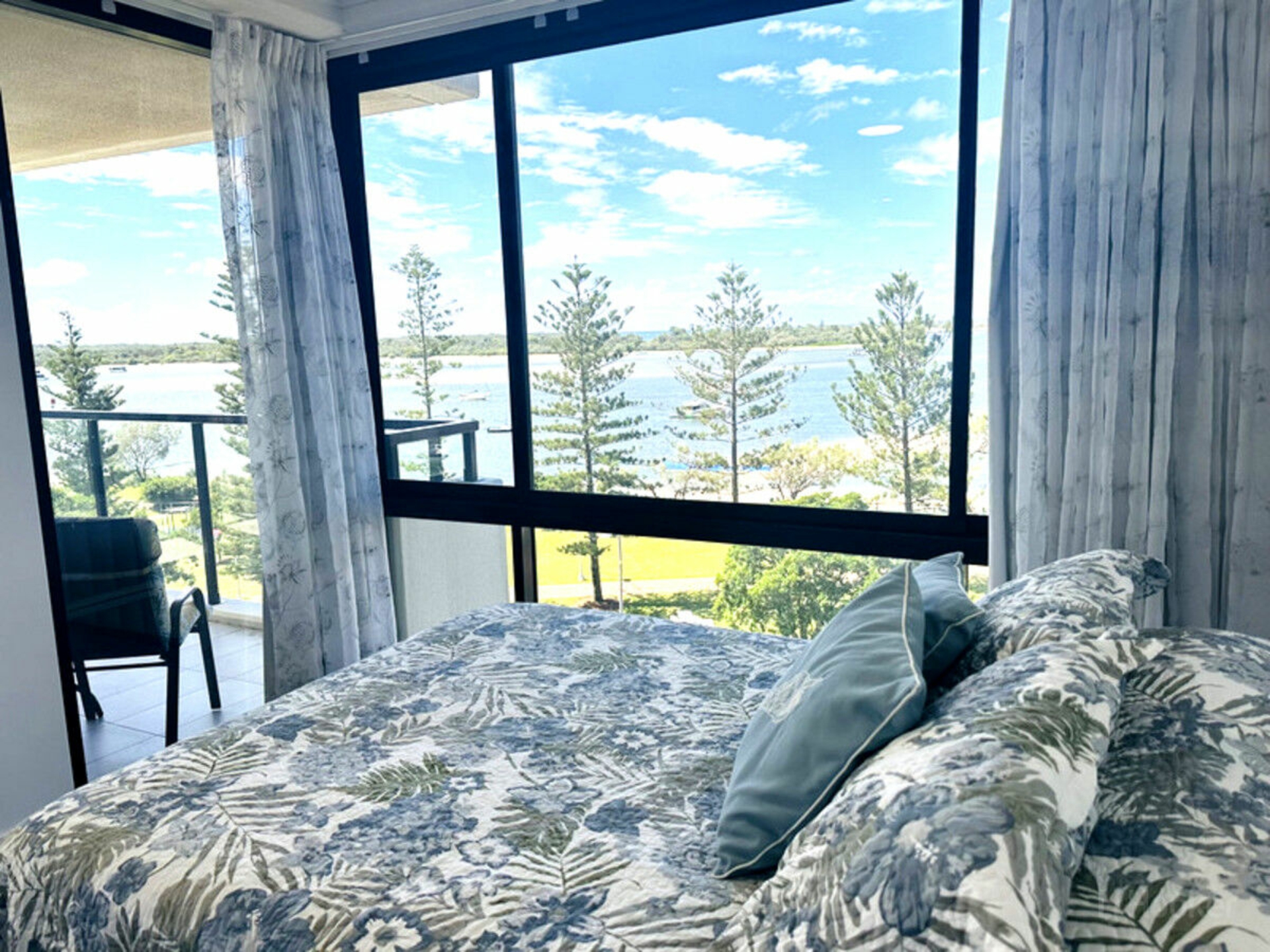 601/372 Marine Parade, LABRADOR