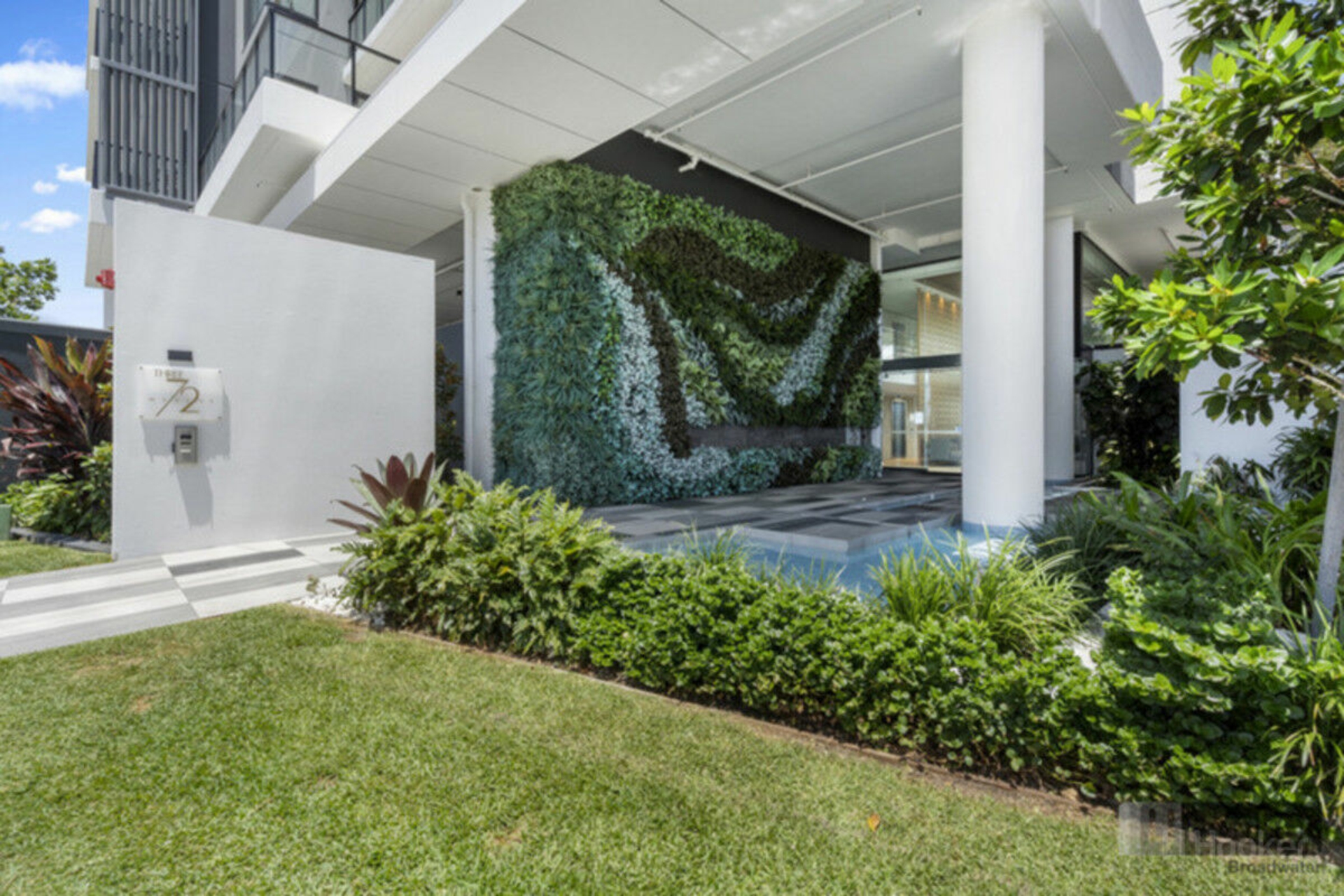 601/372 Marine Parade, LABRADOR
