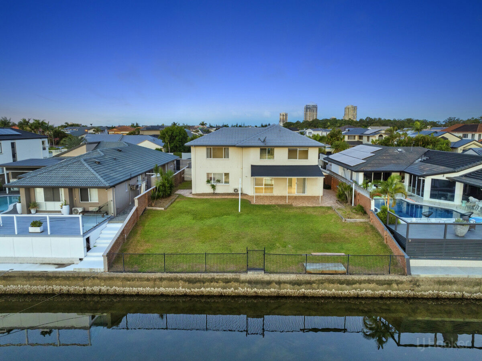 12 Midnight Court, RUNAWAY BAY