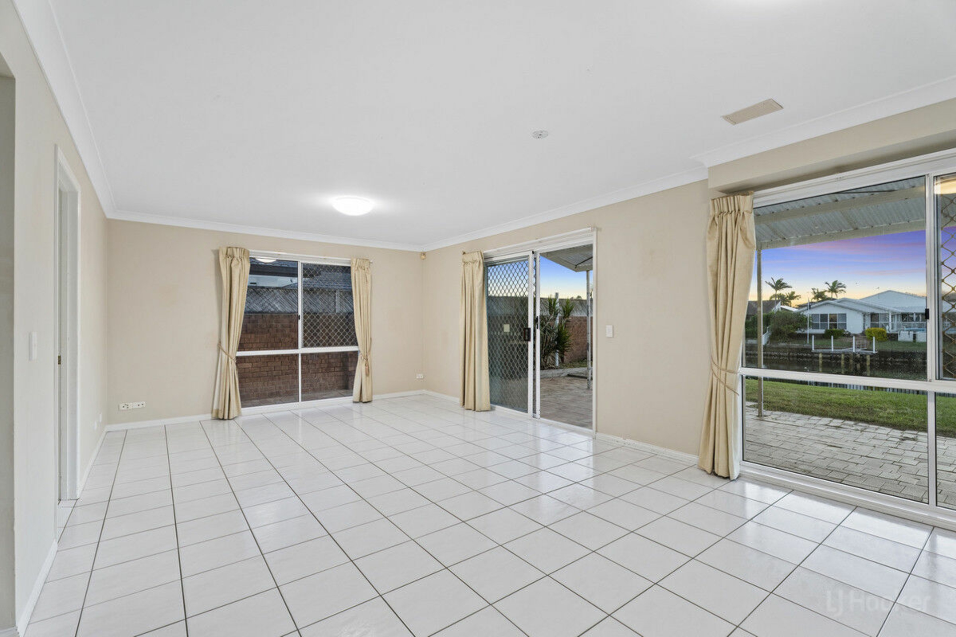 12 Midnight Court, RUNAWAY BAY