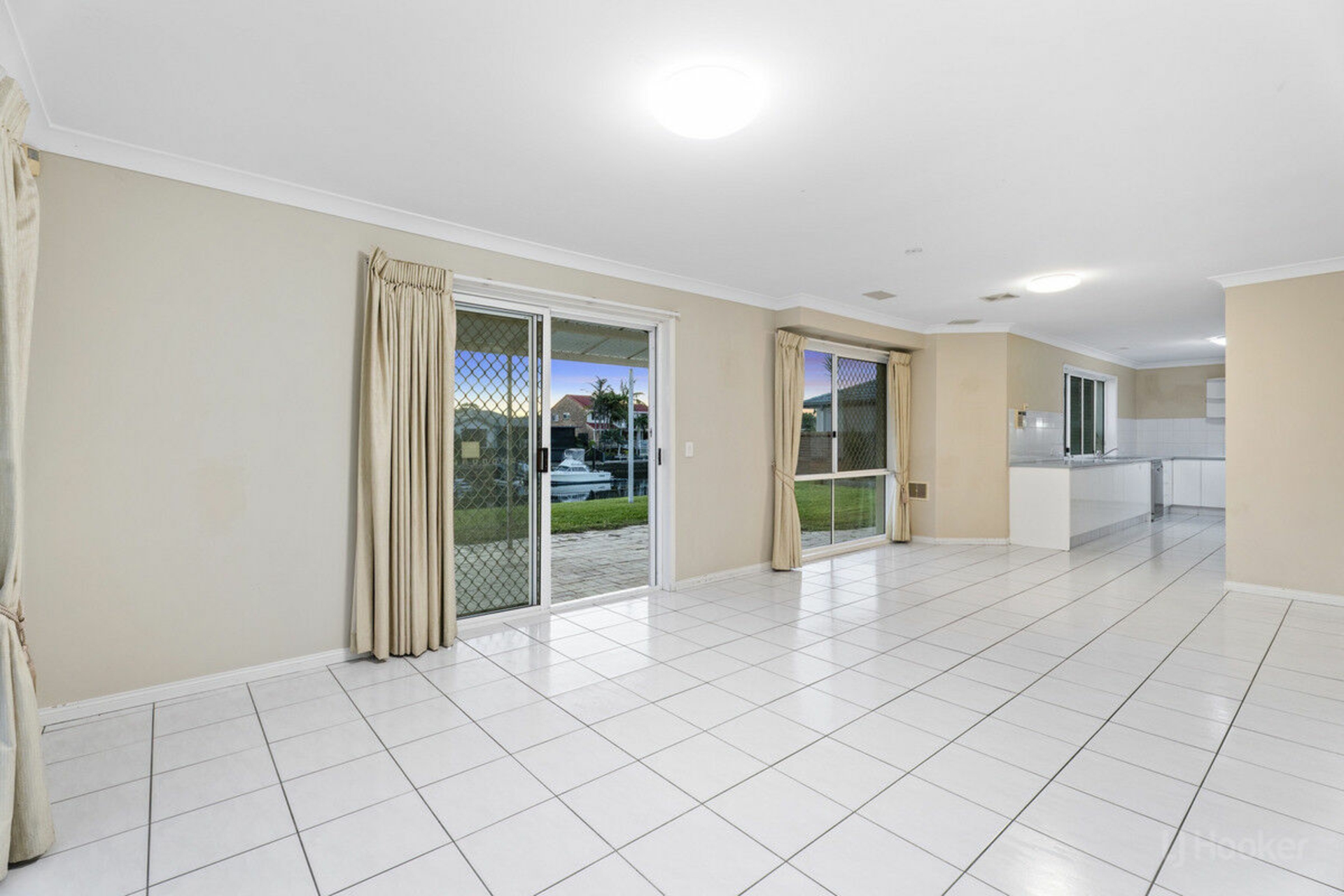 12 Midnight Court, RUNAWAY BAY