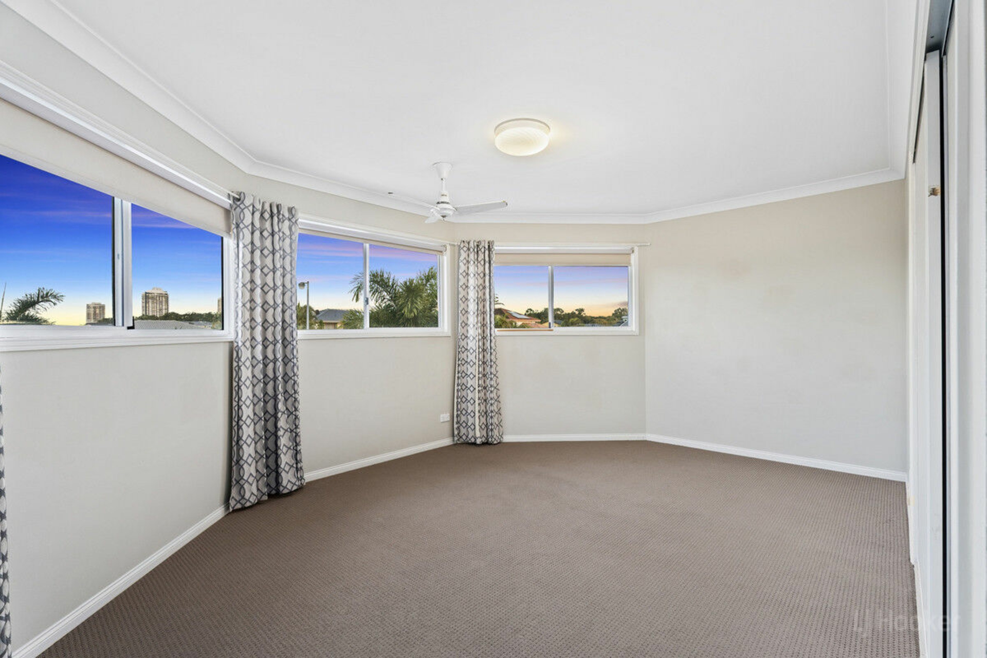 12 Midnight Court, RUNAWAY BAY