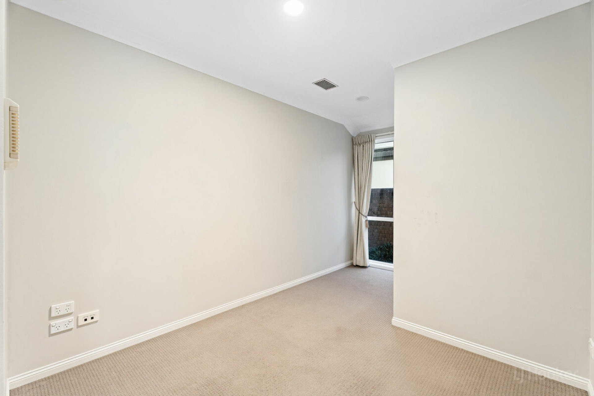 12 Midnight Court, RUNAWAY BAY