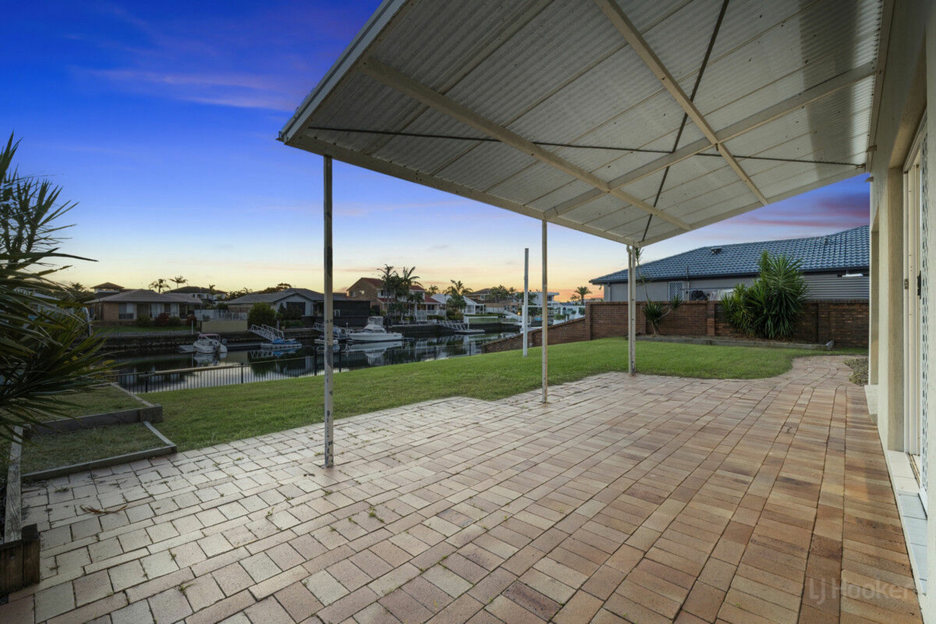 12 Midnight Court, RUNAWAY BAY