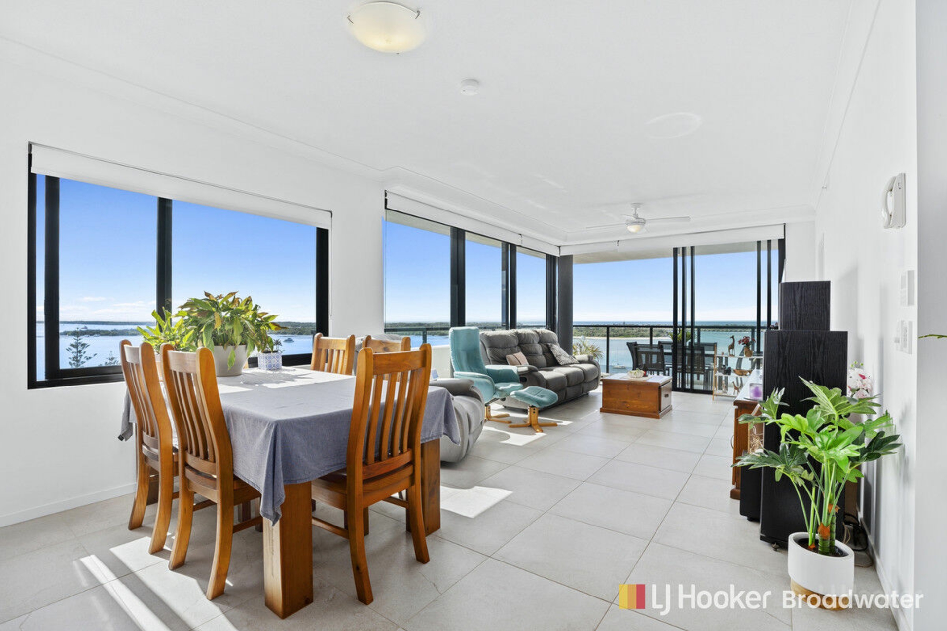 1001/372 Marine Parade, LABRADOR