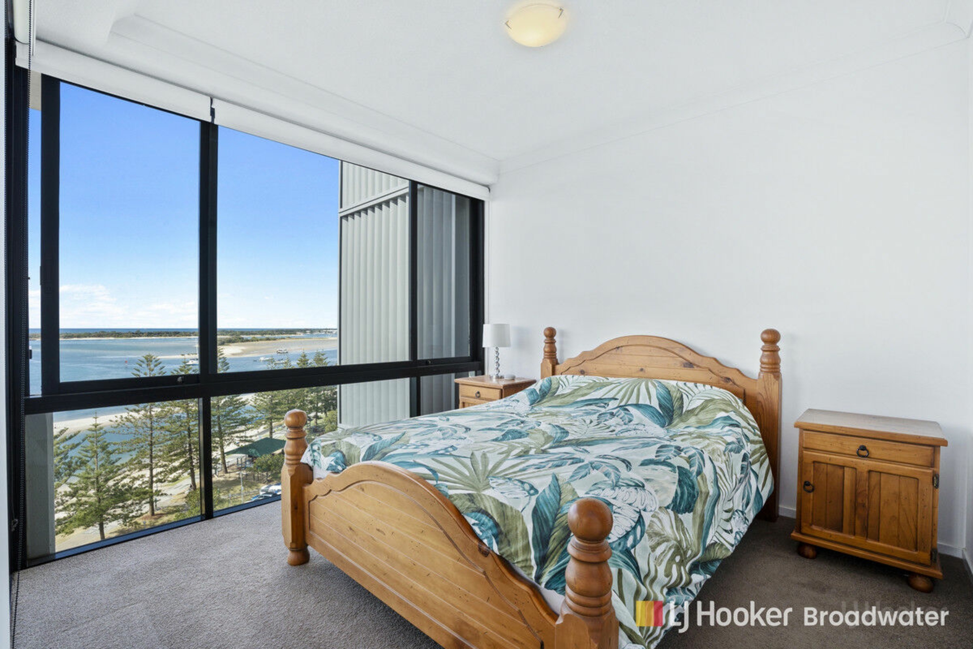 1001/372 Marine Parade, LABRADOR