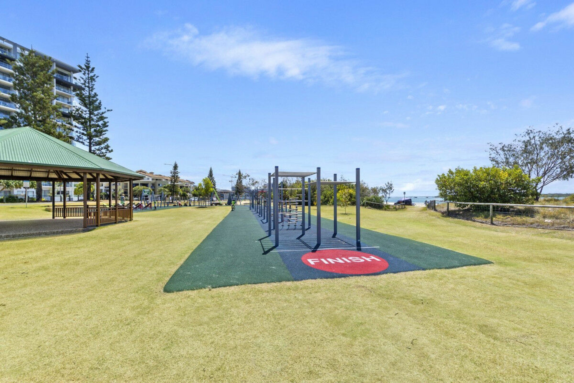 1001/372 Marine Parade, LABRADOR