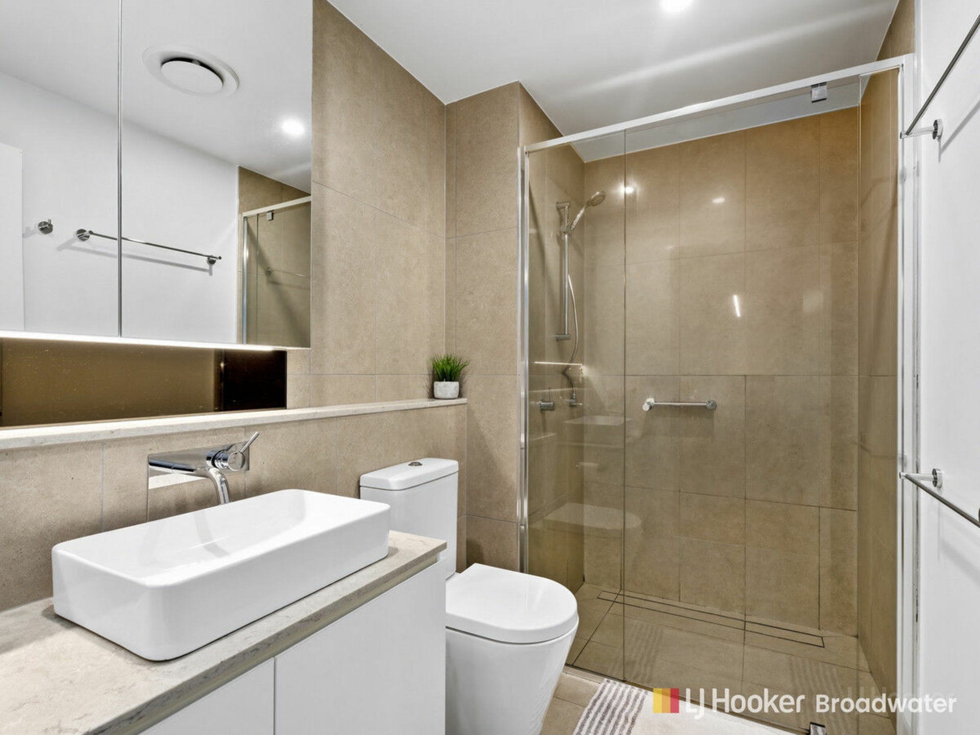 207/110 Frank Street, LABRADOR
