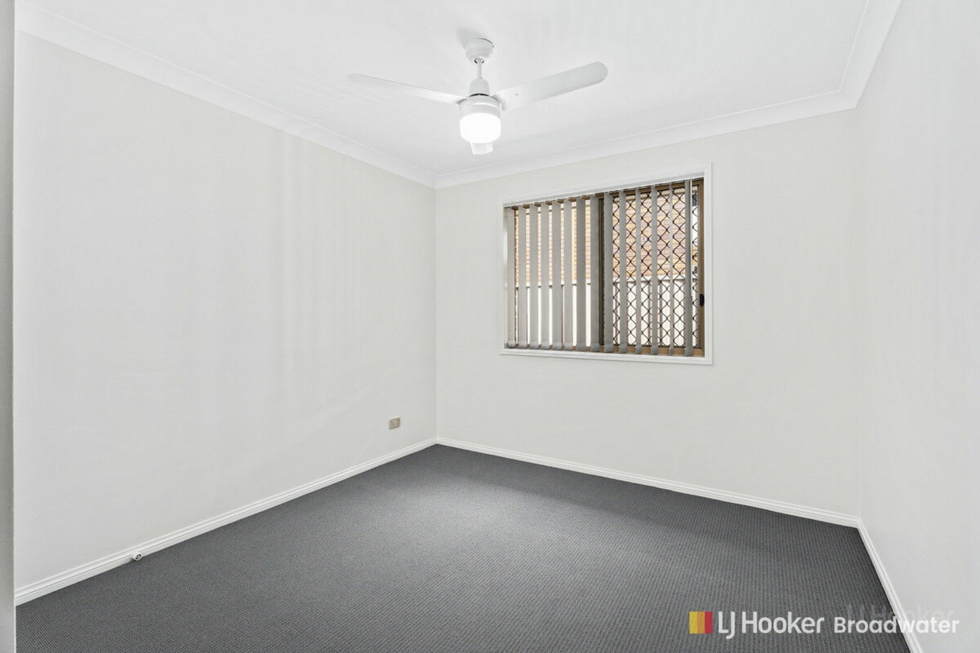 24 Camelot Crescent, PARADISE POINT
