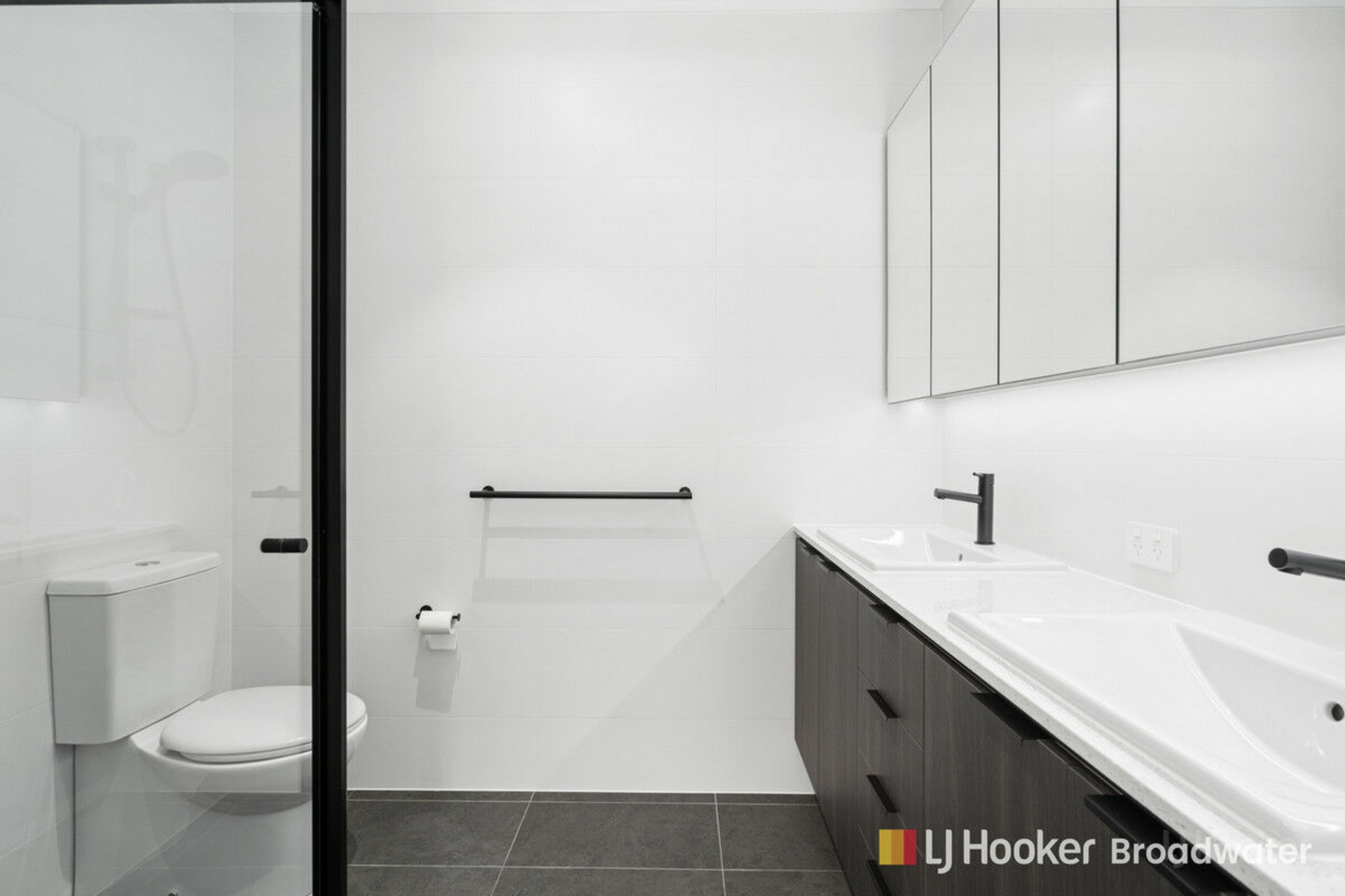 6/10 Central Street, LABRADOR