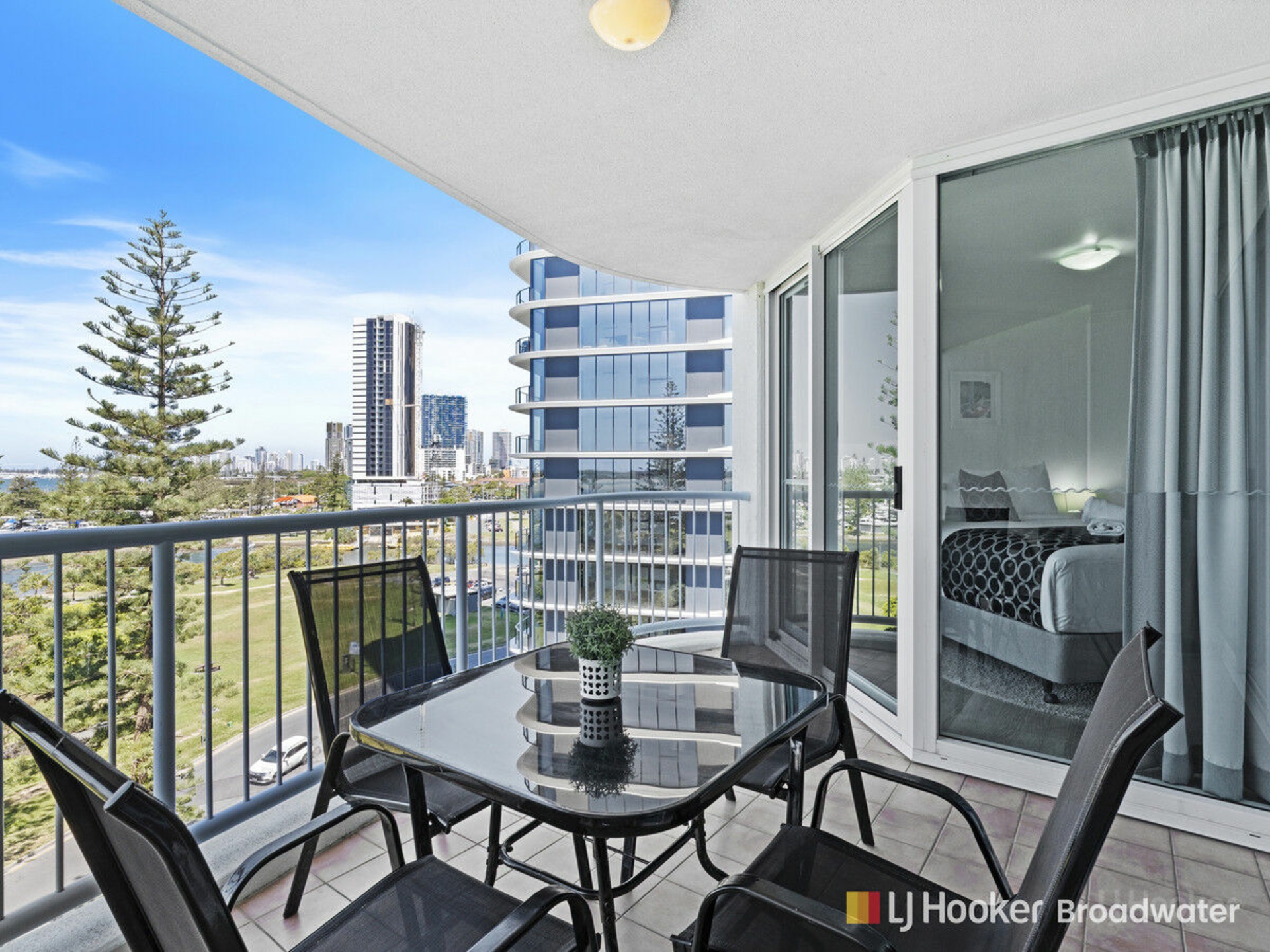 709/182-192 Marine Parade, LABRADOR