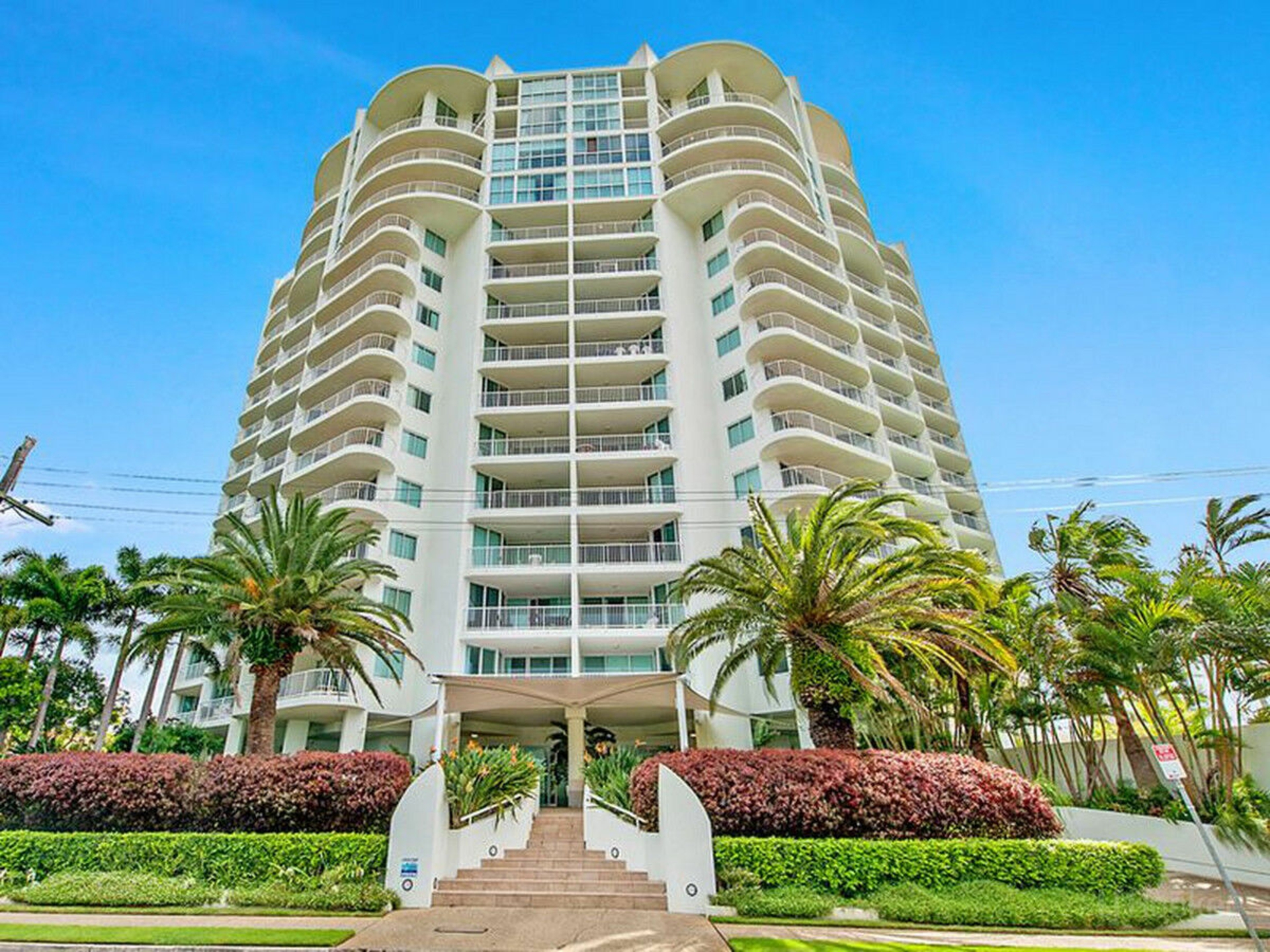 709/182-192 Marine Parade, LABRADOR