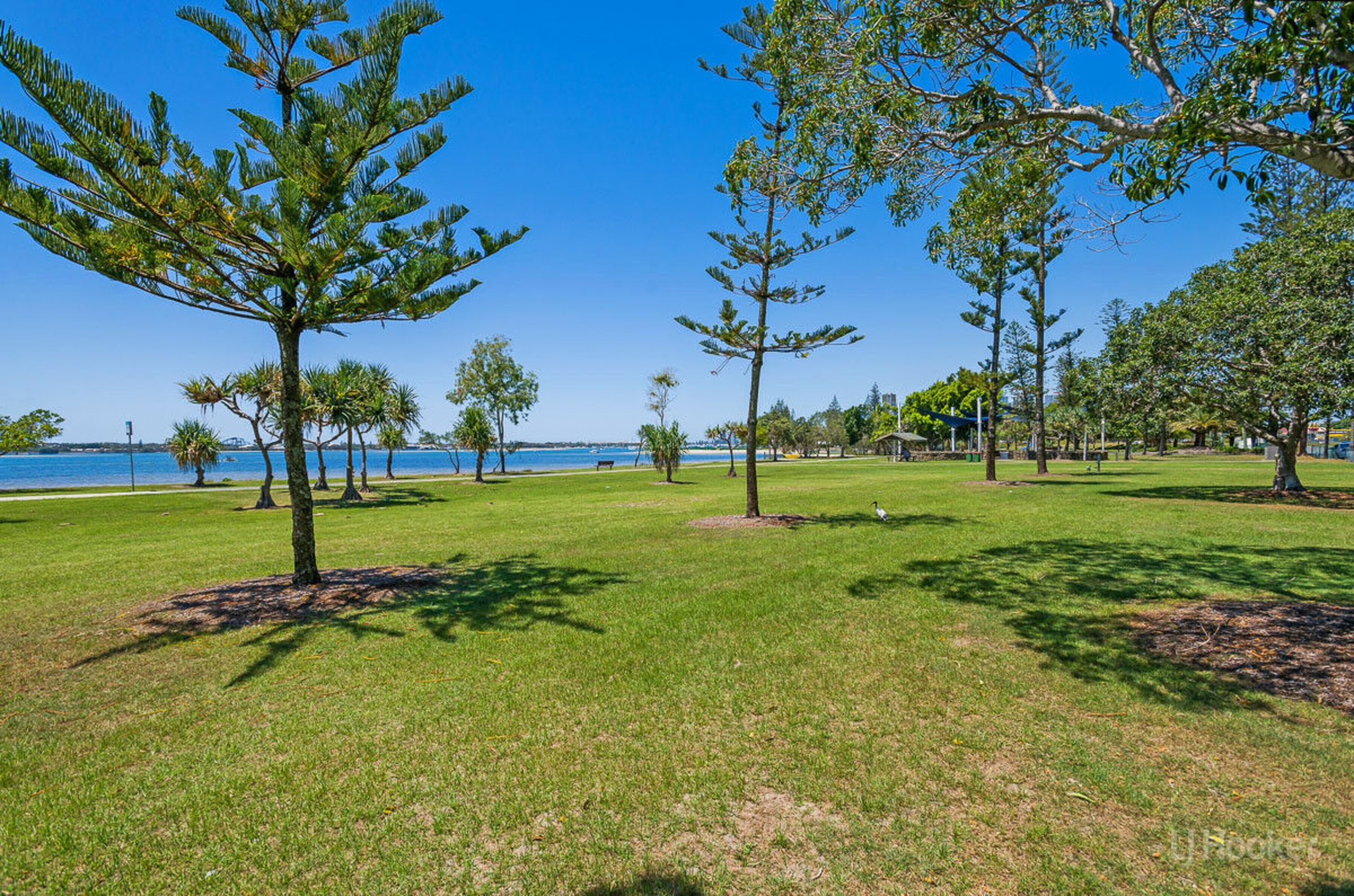 8/198 Marine Parade, LABRADOR