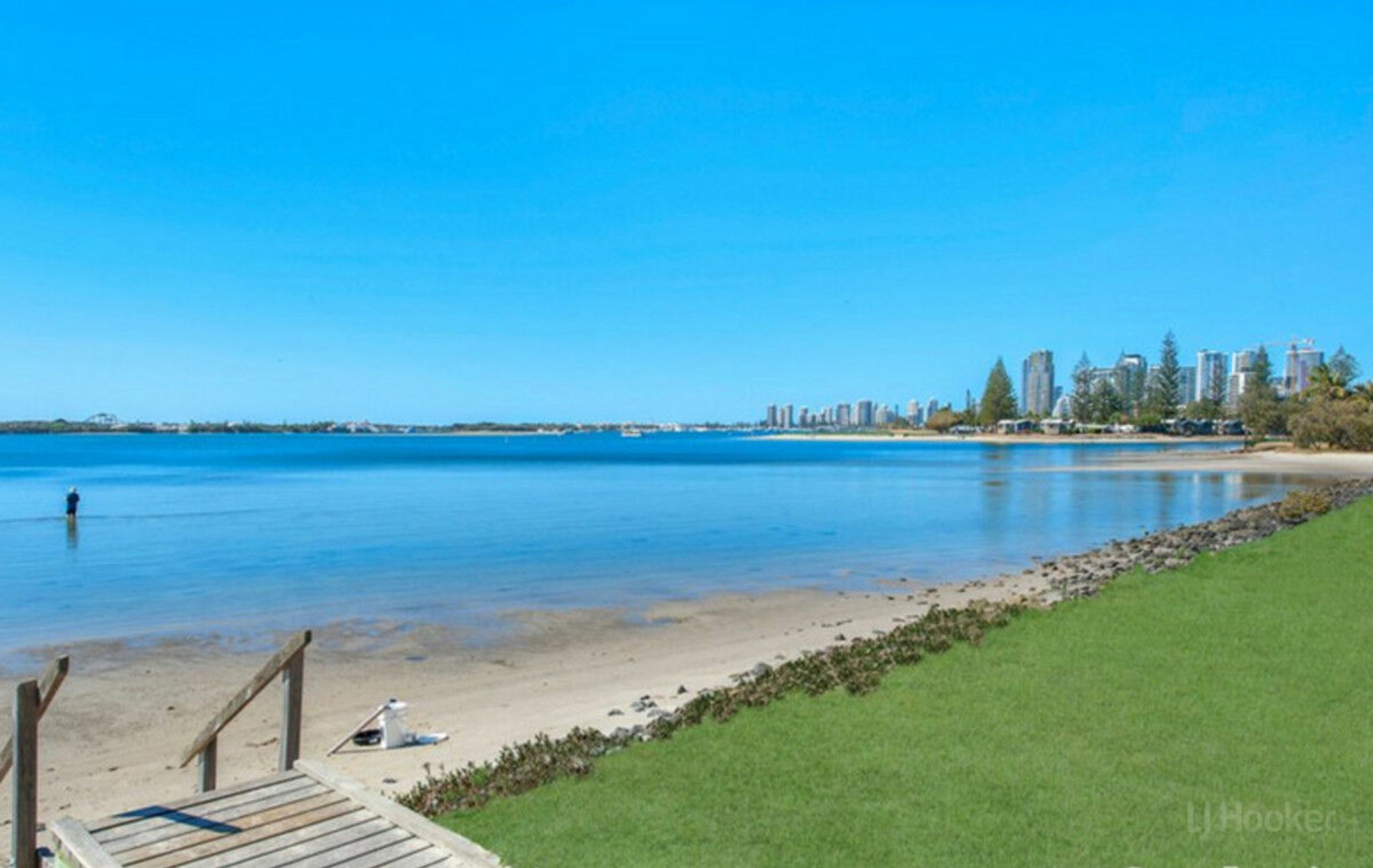 8/198 Marine Parade, LABRADOR