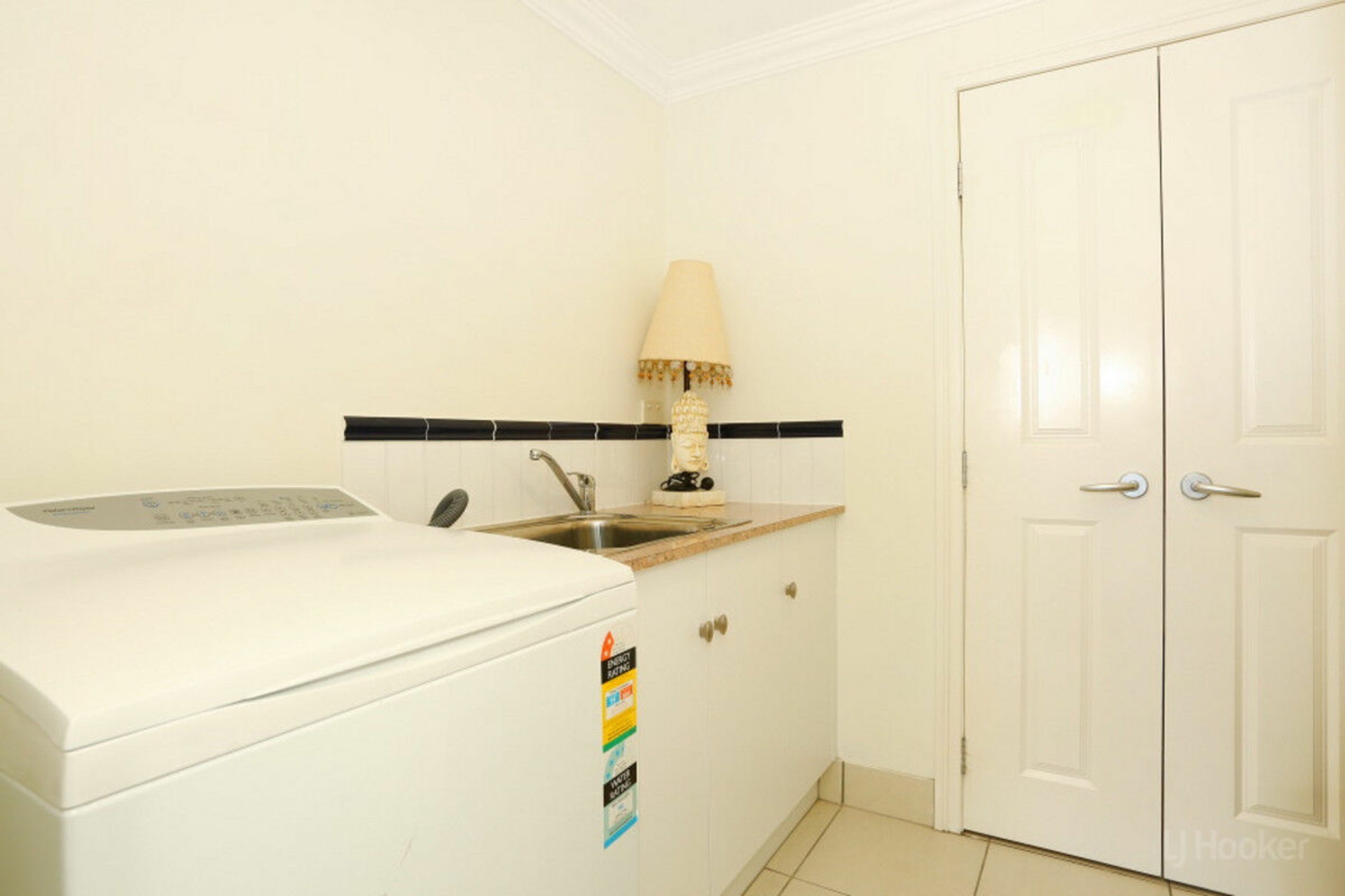 501/212-214 Marine Parade, LABRADOR