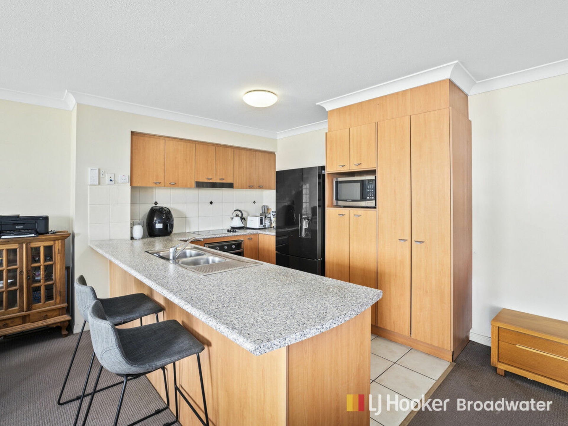 230/392 Marine Parade, LABRADOR