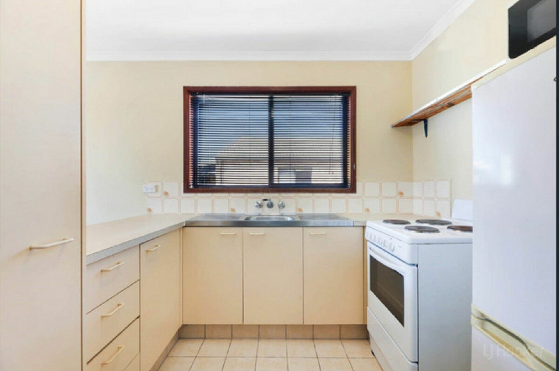 18/28 Hunter Avenue, LABRADOR