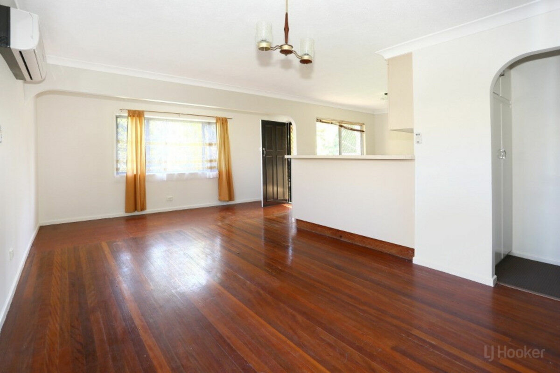 11 Nevenia Street, LABRADOR