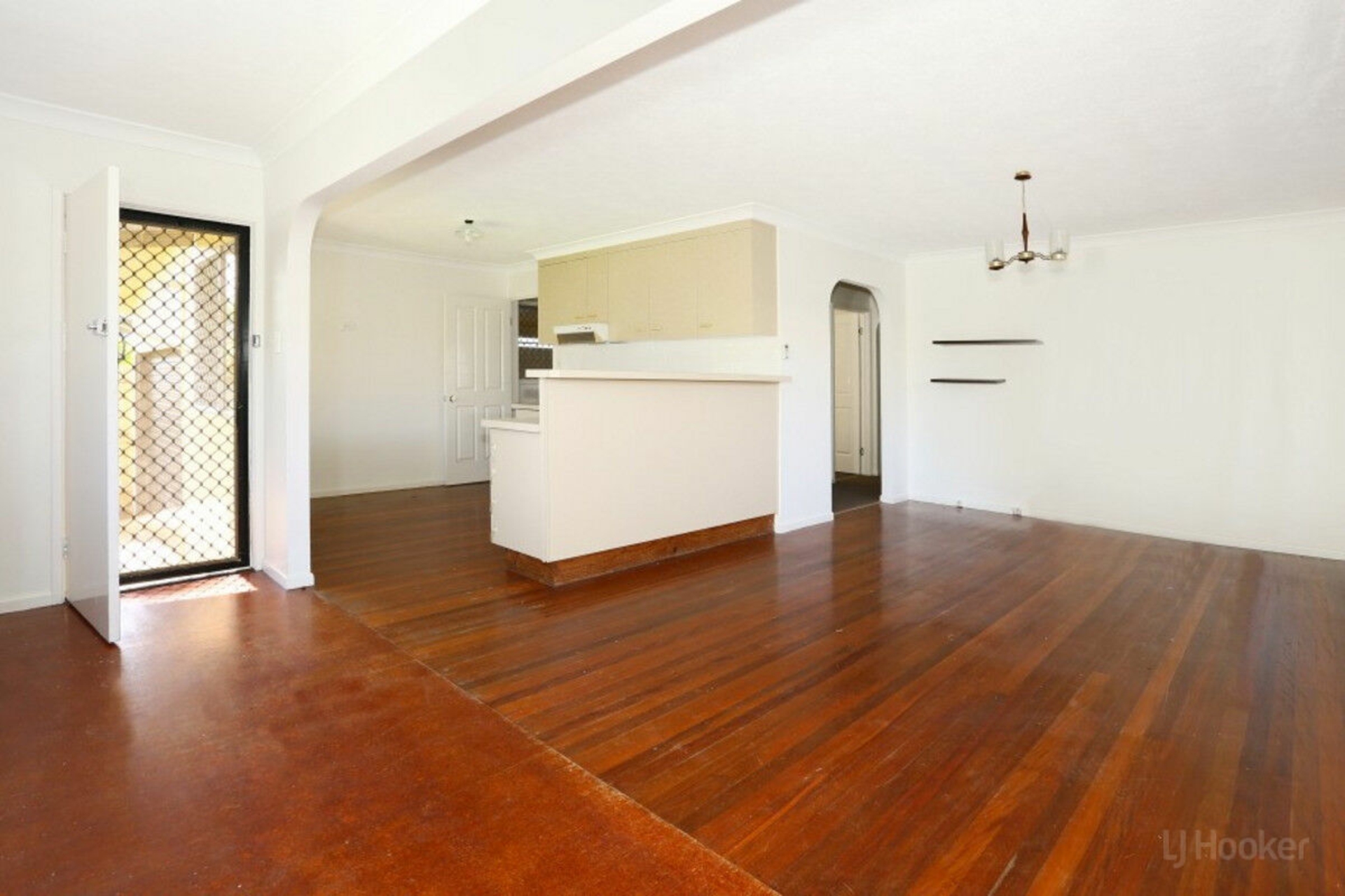 11 Nevenia Street, LABRADOR