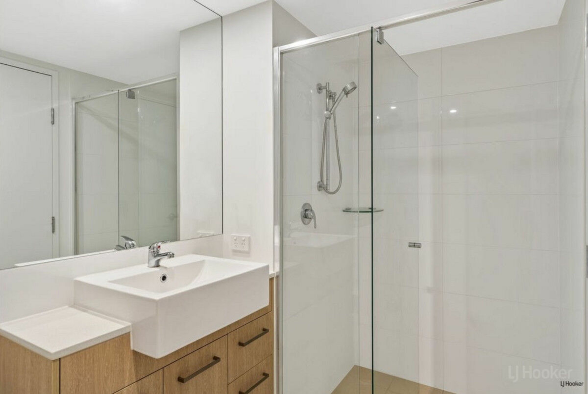 17/33 Loder Street, BIGGERA WATERS