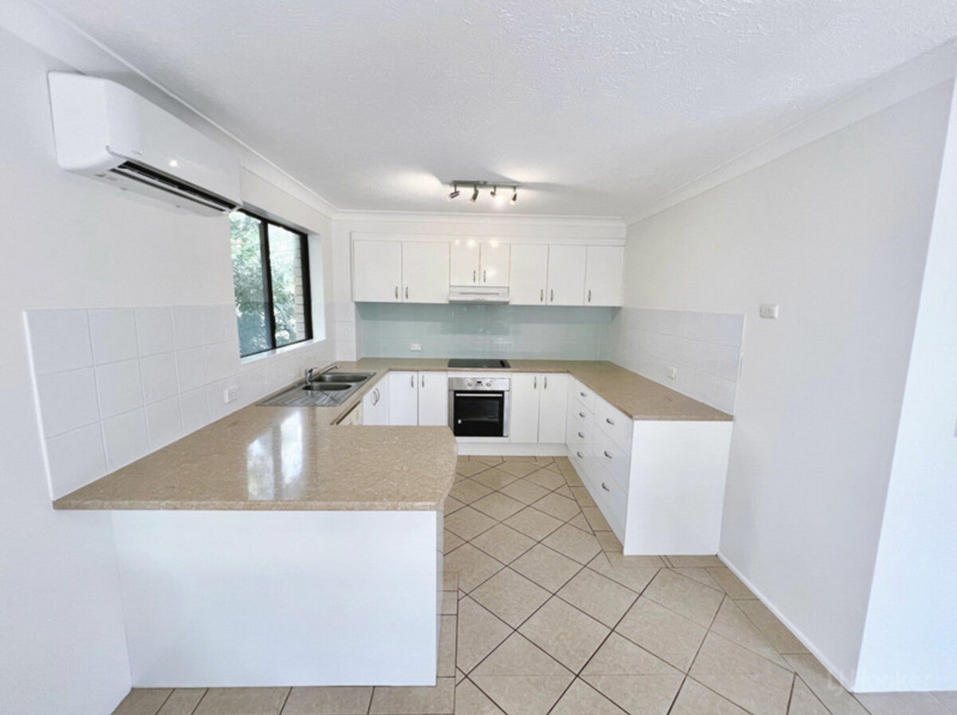 5/20 Whiting Street, LABRADOR