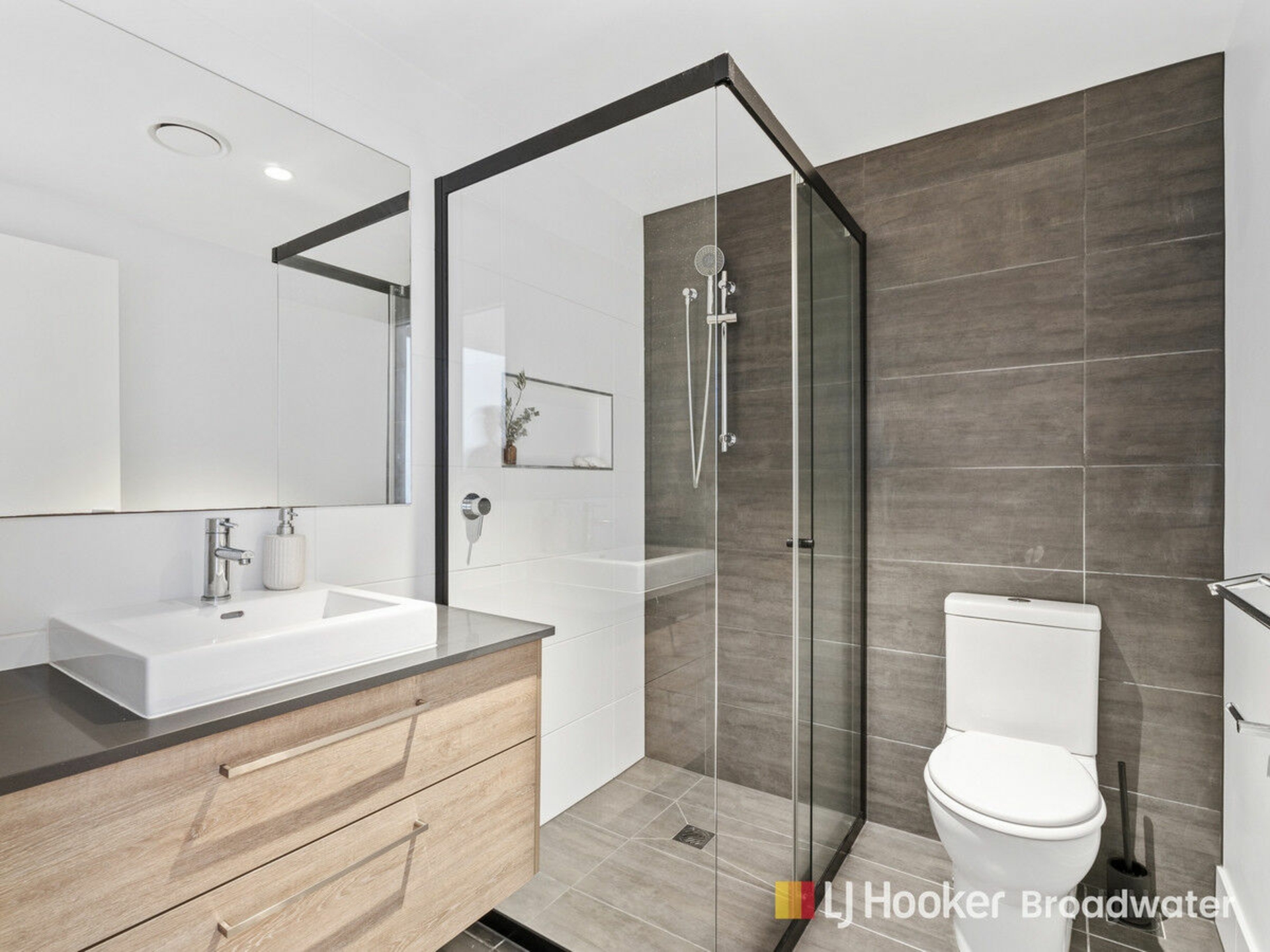 5/8 Bath Street, LABRADOR
