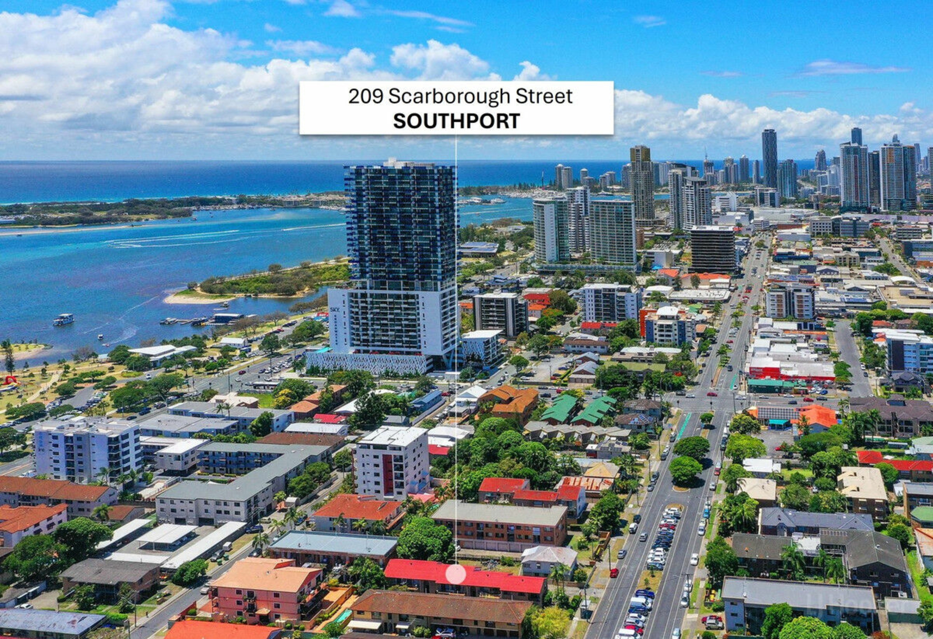 2/209 scarborough Street, SOUTHPORT