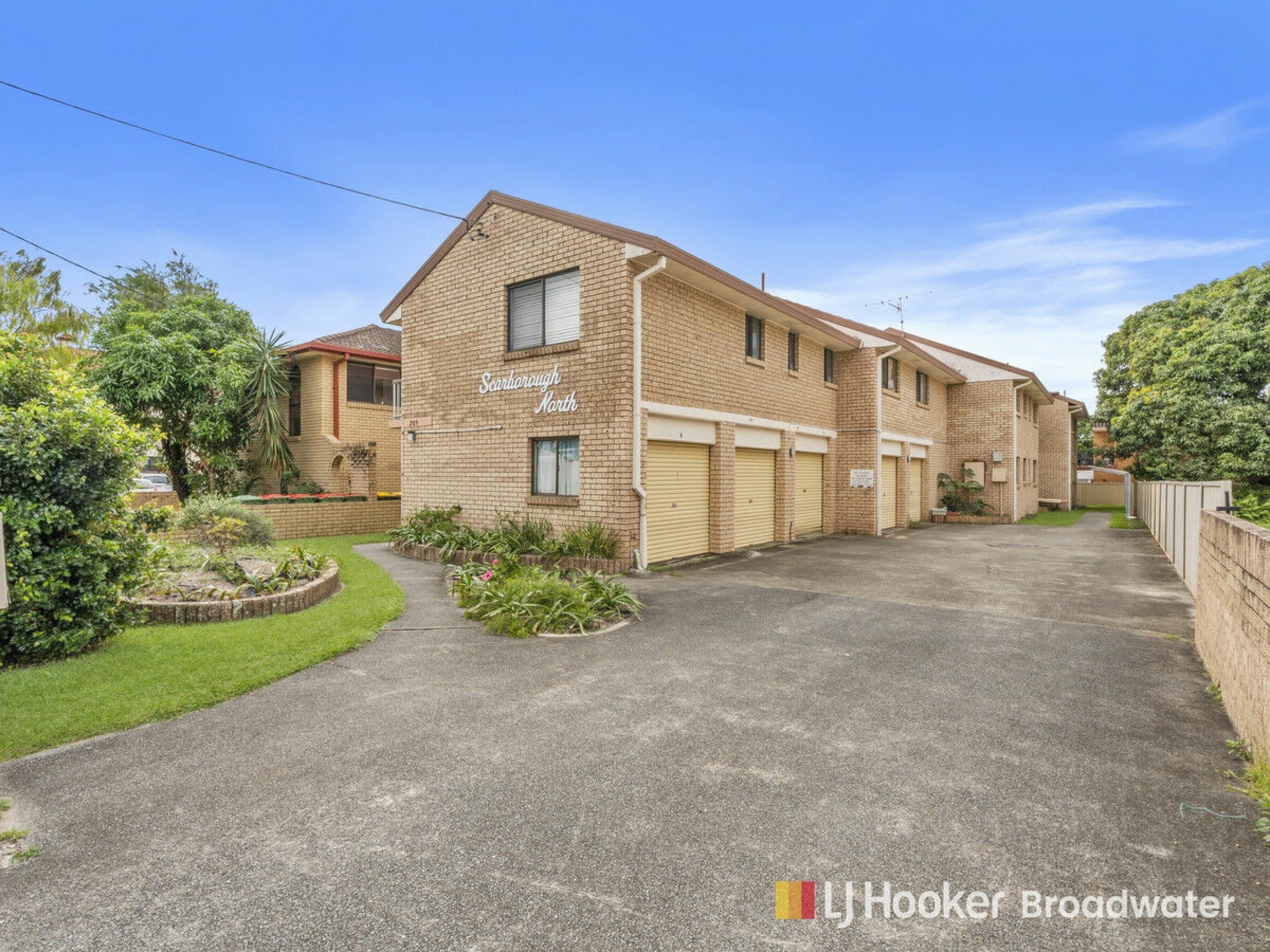 2/209 scarborough Street, SOUTHPORT